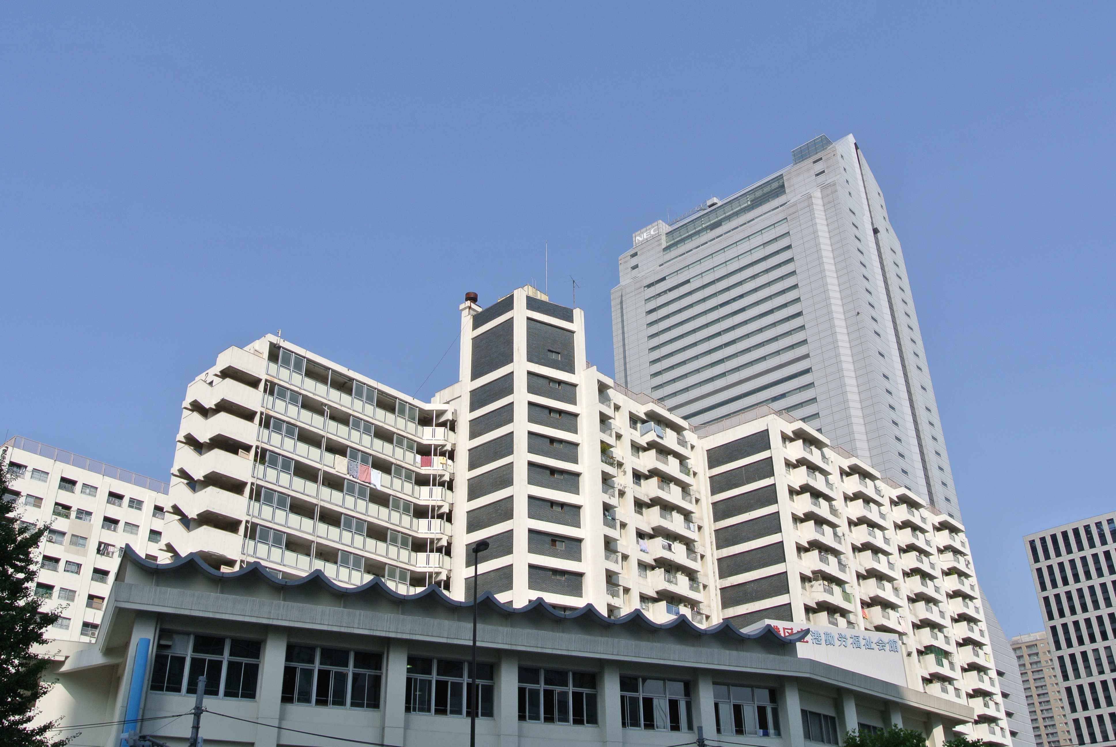 <b>NIKON 1 V1 / 1 NIKKOR VR 10-30mm F3.5-5.6 / 5.6MB / 3,872×2,592 / 1/320秒 / F8 / 0.0EV / ISO100 / WB:オート / 12.2mm</b>