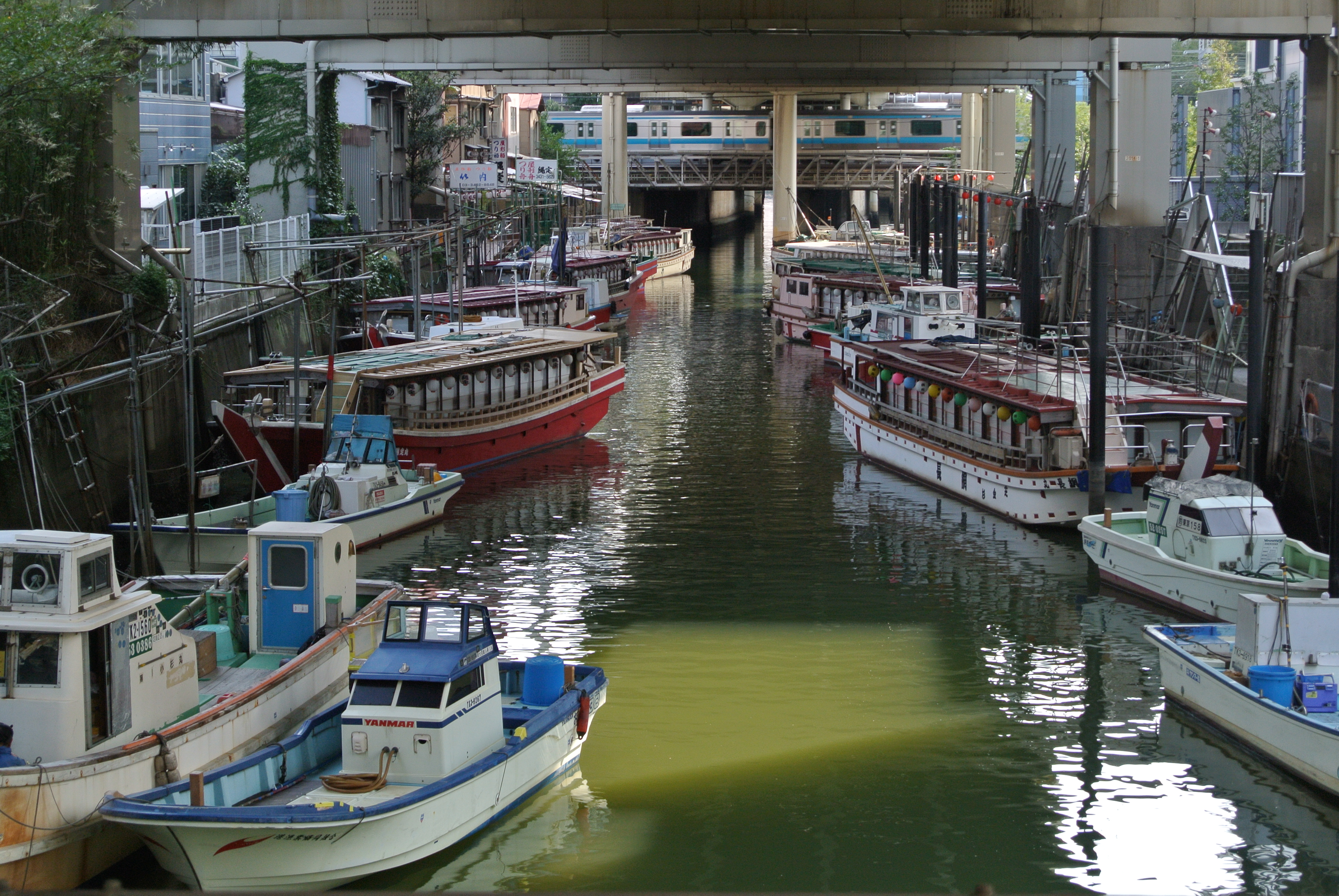 <b>NIKON 1 V1 / 1 NIKKOR VR 10-30mm F3.5-5.6 / 6.7MB / 3,872×2,592 / 1/125秒 / F5.6 / -0.3EV / ISO180 / WB:オート / 30mm</b>