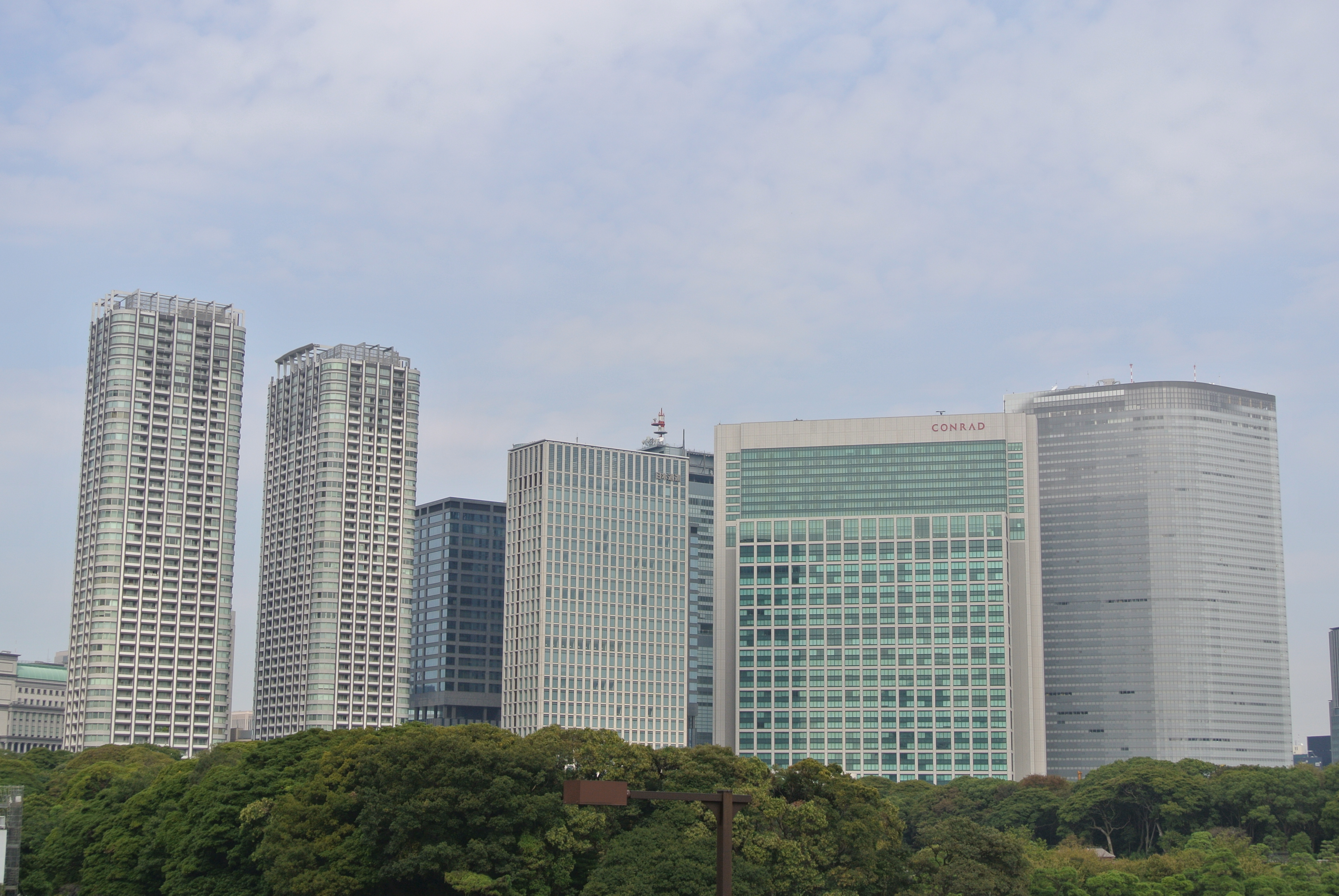 <b>NIKON 1 V1 / 1 NIKKOR VR 10-30mm F3.5-5.6 / 5.4MB / 3,872×2,592 / 1/400秒 / F5 / 0.0EV / ISO100 / WB:オート / 19.6mm</b>