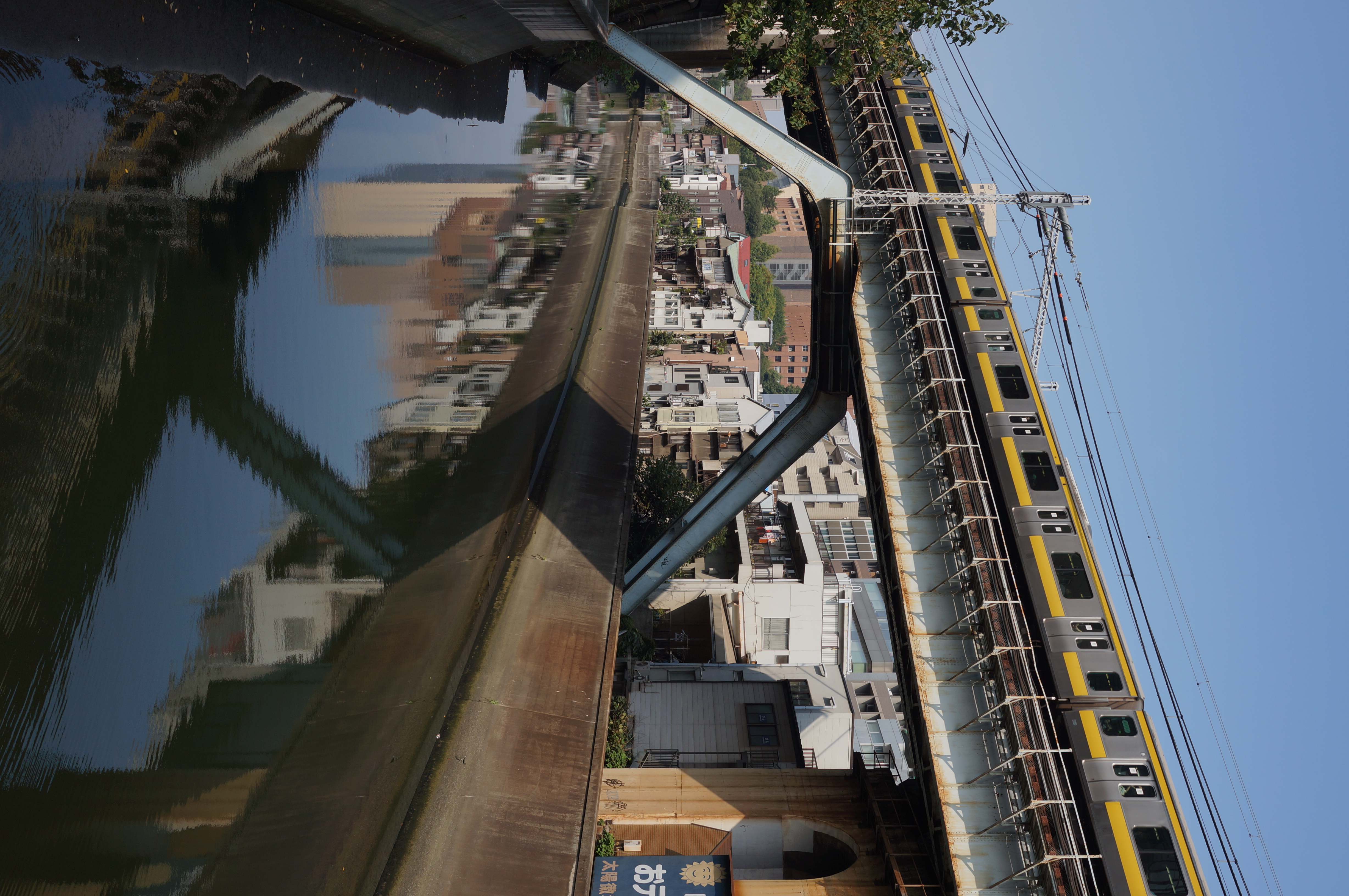 <b>NEX-5N / Sonnar T* E 24mm F1.8 ZA / 約5.4MB / 3264x4912 / 1/320秒 / F8 / -0.7EV / ISO100 / WB:オート</b>