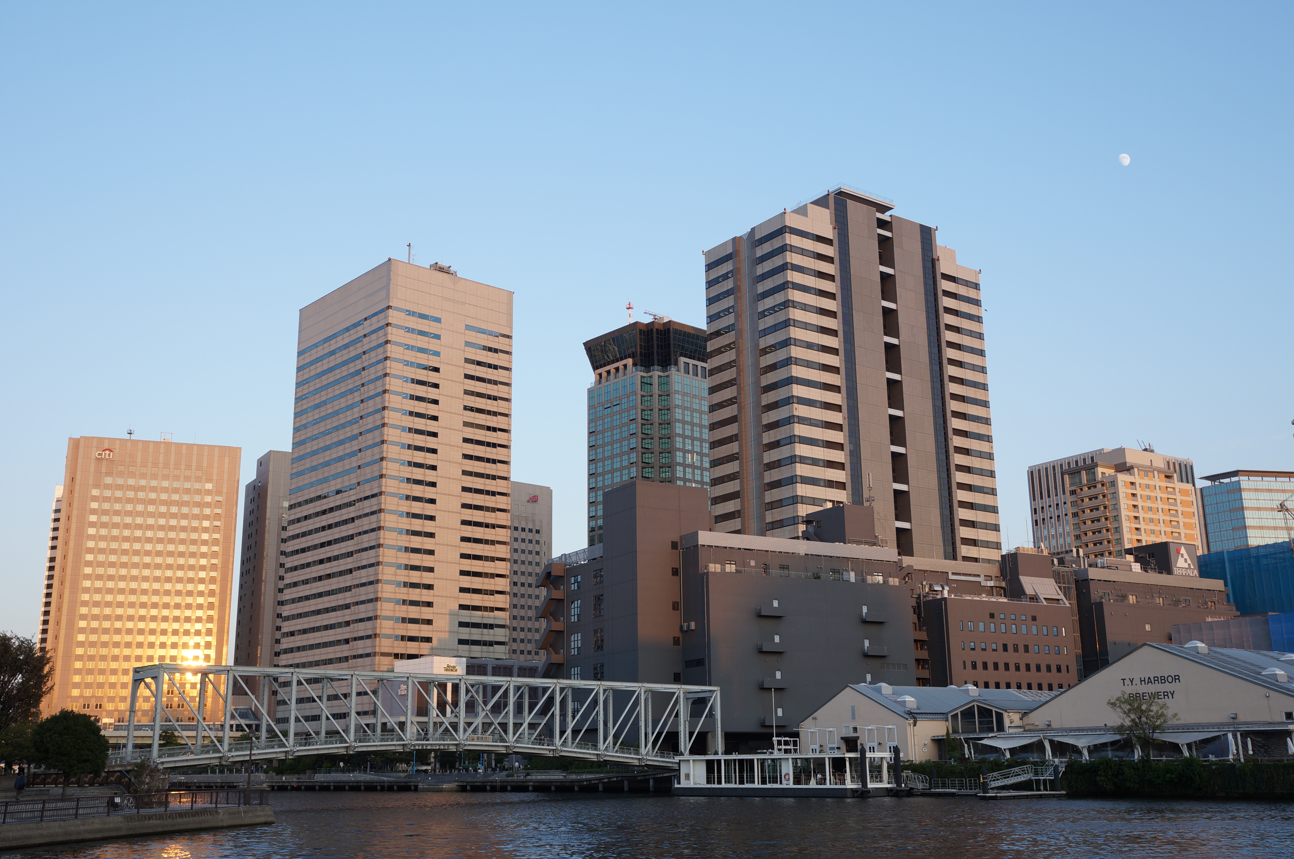 <b>NEX-5N / Sonnar T* E 24mm F1.8 ZA / 約4.6MB / 4,912×3,264 / 1/100秒 / F5 / +0.7EV / ISO100 / WB:太陽光</b>