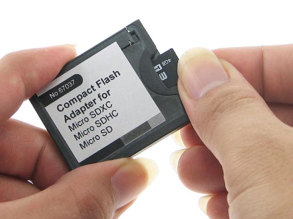 <b>microSD→CF（CF規格-Type1）使用例</b>