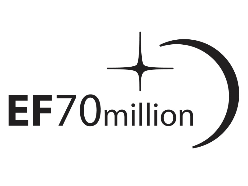 <b>EFレンズ7,000万本記念ロゴ</b>