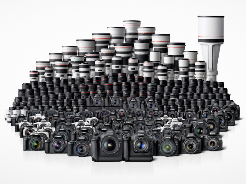 <b>歴代EOSおよびEFレンズ</b>