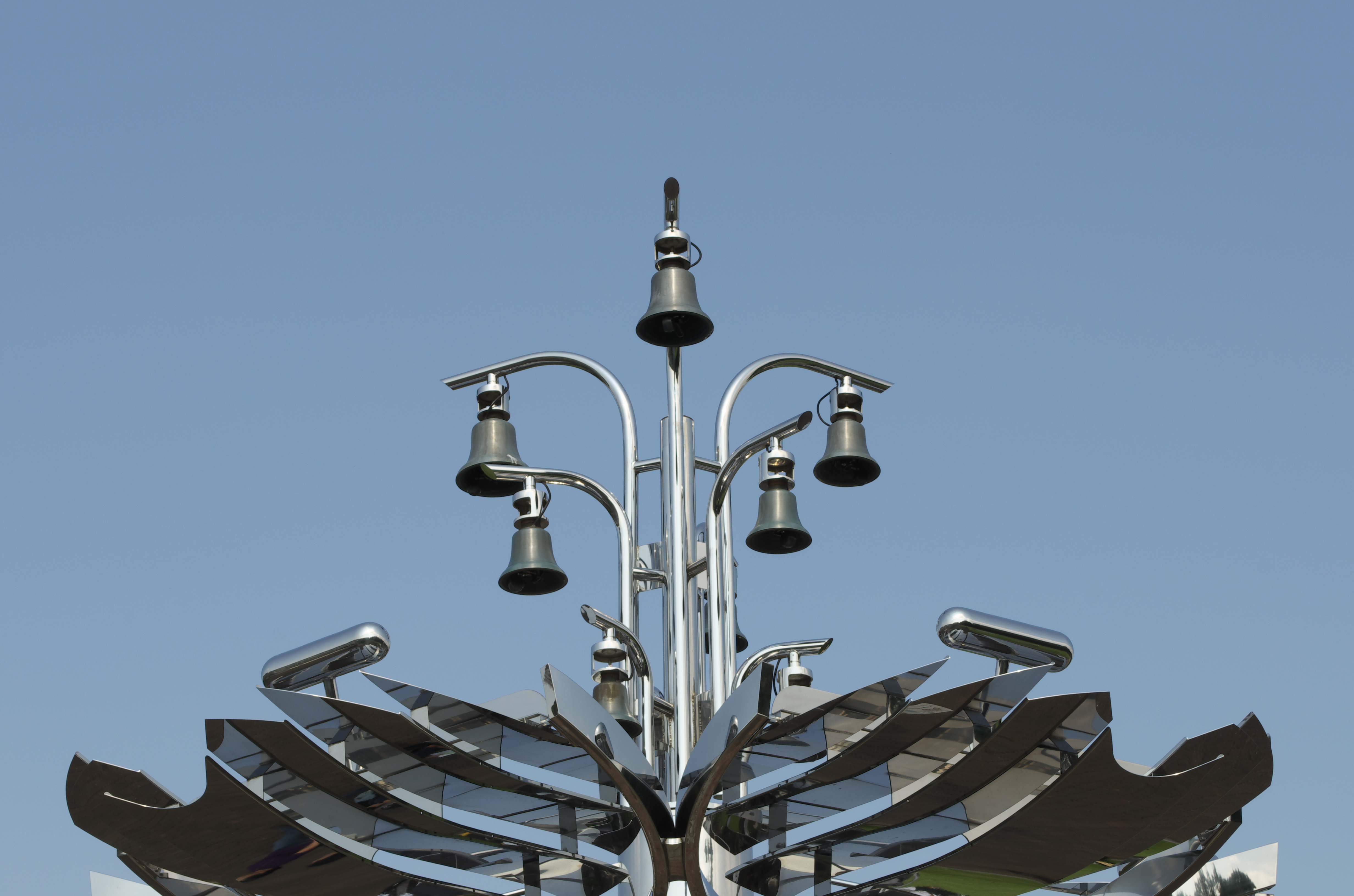 <b>被写体の位置（10数m）にフォーカス。D7000 / AF-S DX NIKKOR 18-55mm F3.5-5.6 G VR / 約3.0MB / 4,928×3,264 / 1/200秒 / F11 / -0.3EV / ISO100 / 55mm（SILKYPIX Pro 5.5でJPEGに現像）</b>