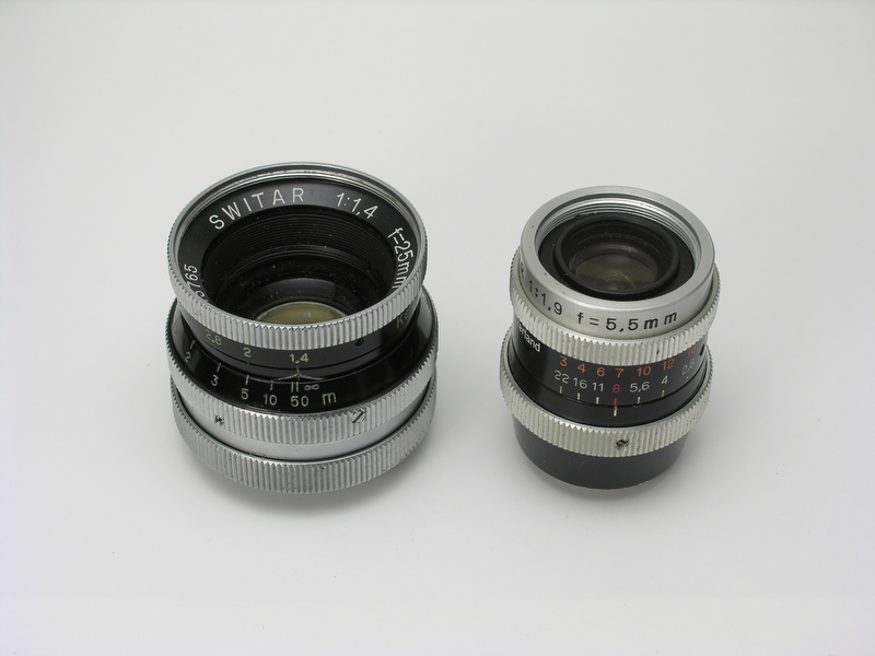 <b>Cマウントレンズ（左）とDマウントレンズ</b>