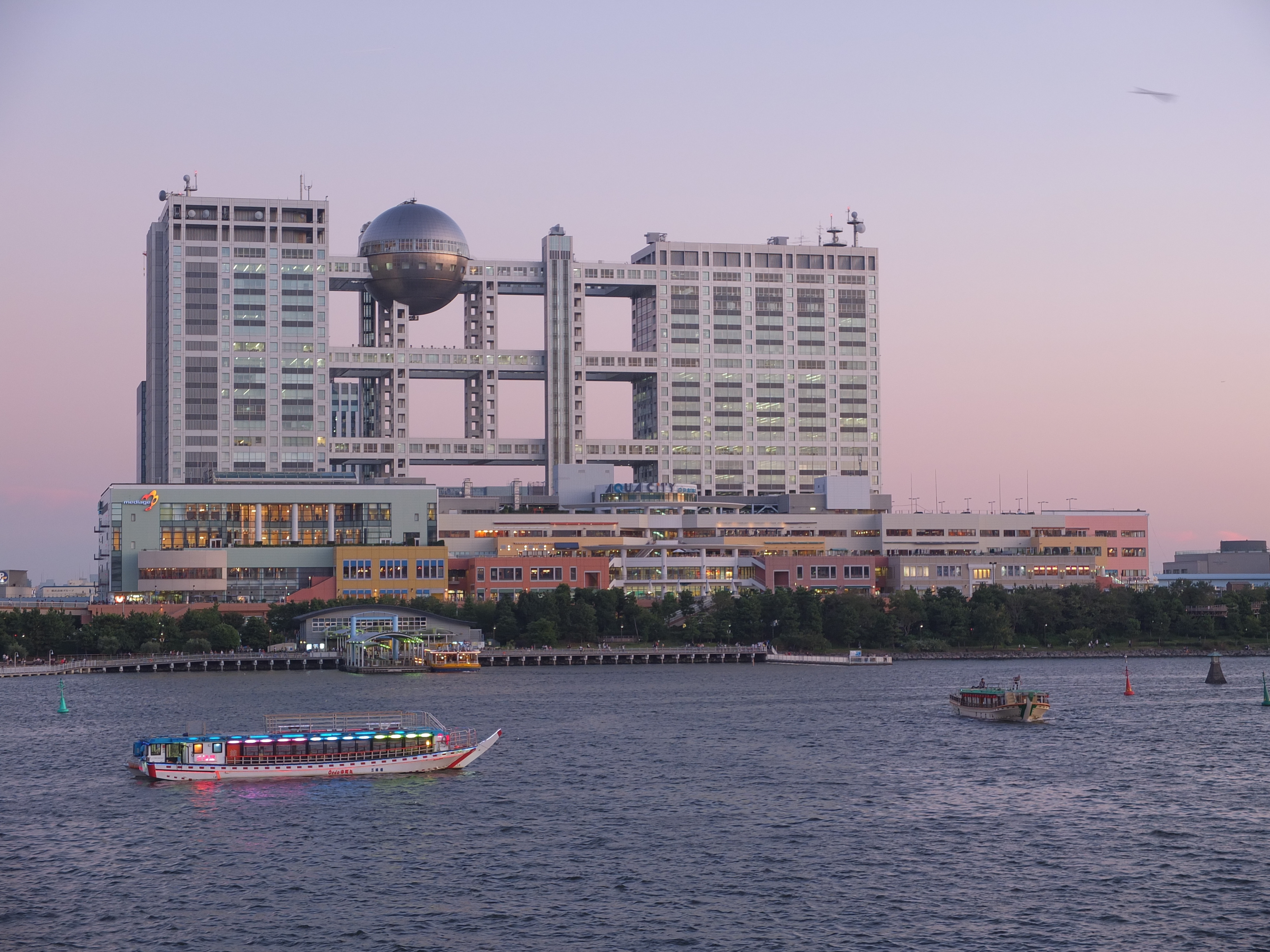 <b>ISO100 / FINEPIX X10 / 4.5MB / 4,000×3,000 / 1/14秒 / F4 / 0.0EV / WB:晴天 / 17.3mm</b>