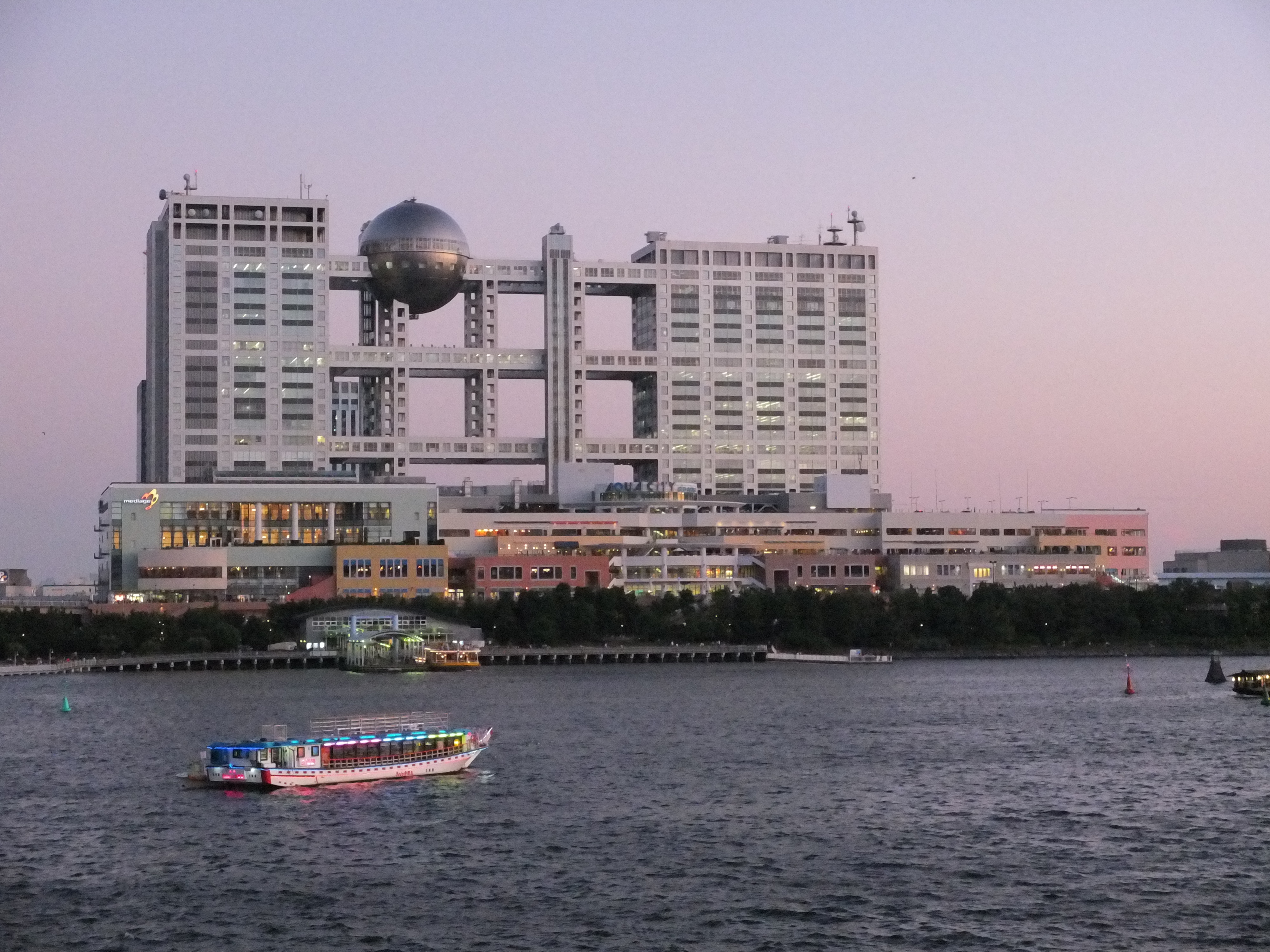 <b>ISO3200 / FINEPIX X10 / 4.9MB / 4,000×3,000 / 1/250秒 / F4 / 0.0EV / WB:晴天 / 17.3mm</b>