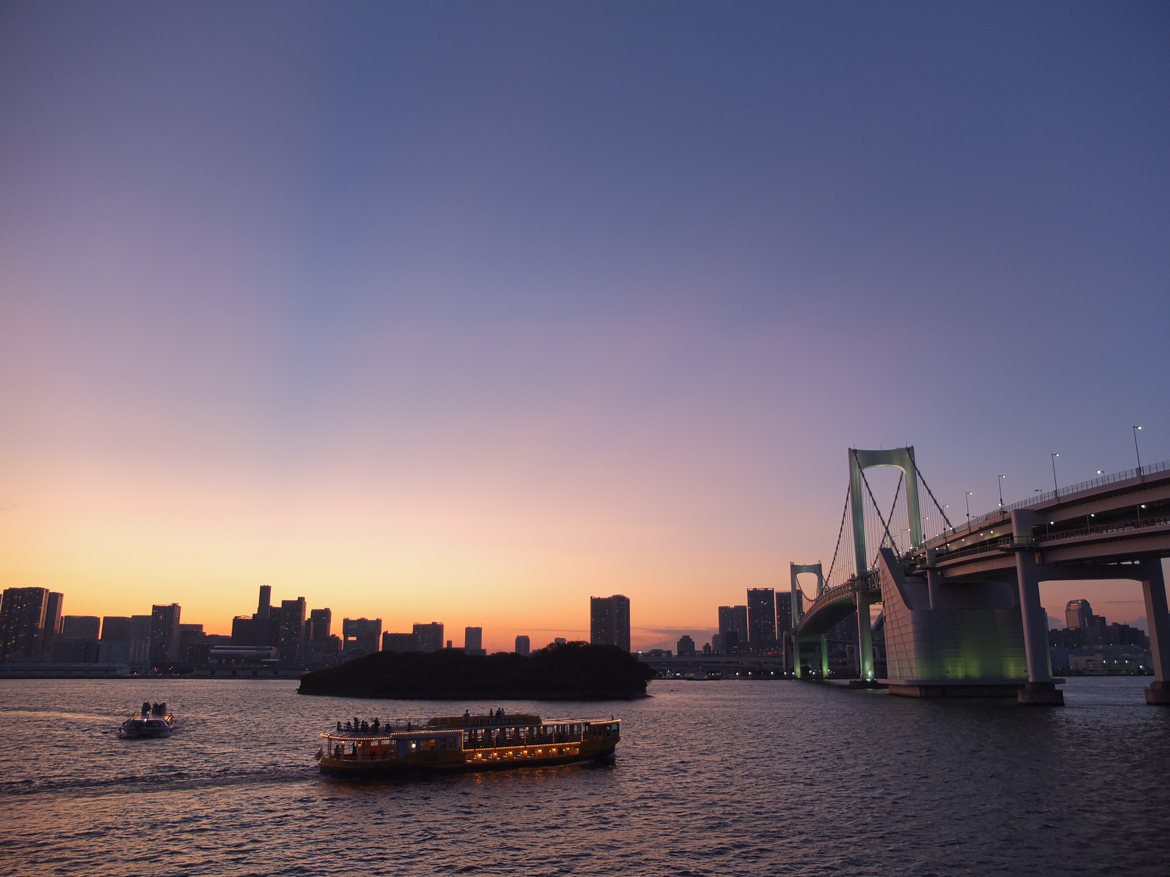 <b>FINEPIX X10 / 4.5MB / 4,000×3,000 / 1/70秒 / F2 / 0.0EV / ISO100 / WB:晴天 / 7.1mm</b>