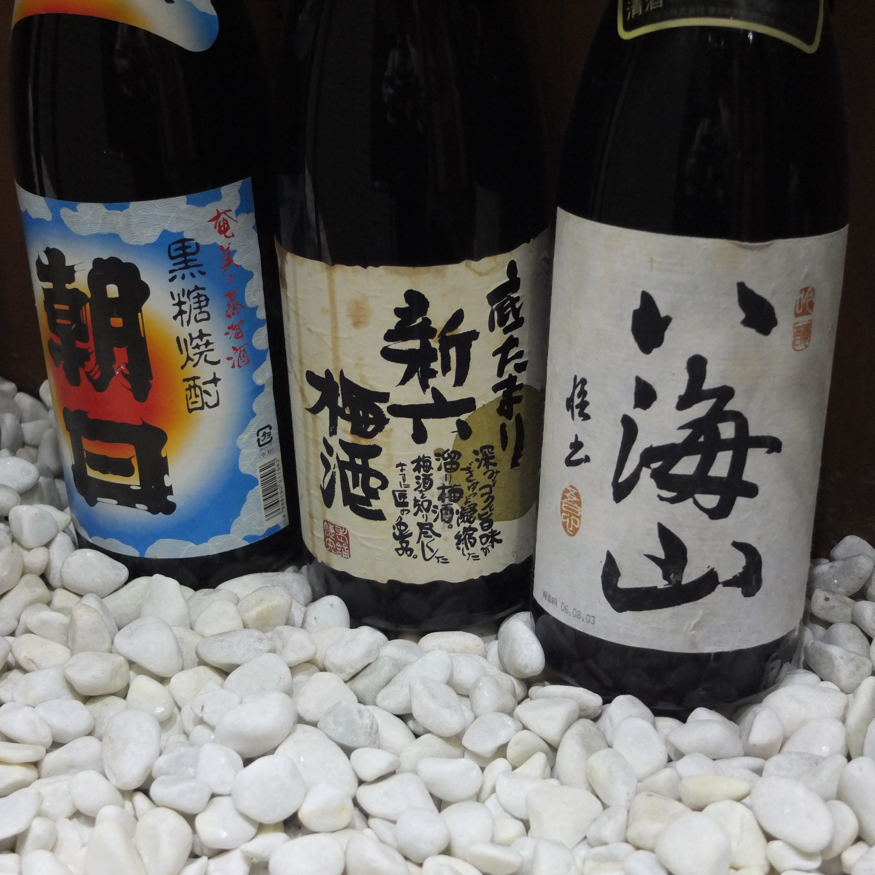 <b>FINEPIX X10 / 3.5MB / 2,992×2,992 / 1/180秒 / F2.2 / -1.0EV / ISO800 / WB:オート / 12.7mm</b>