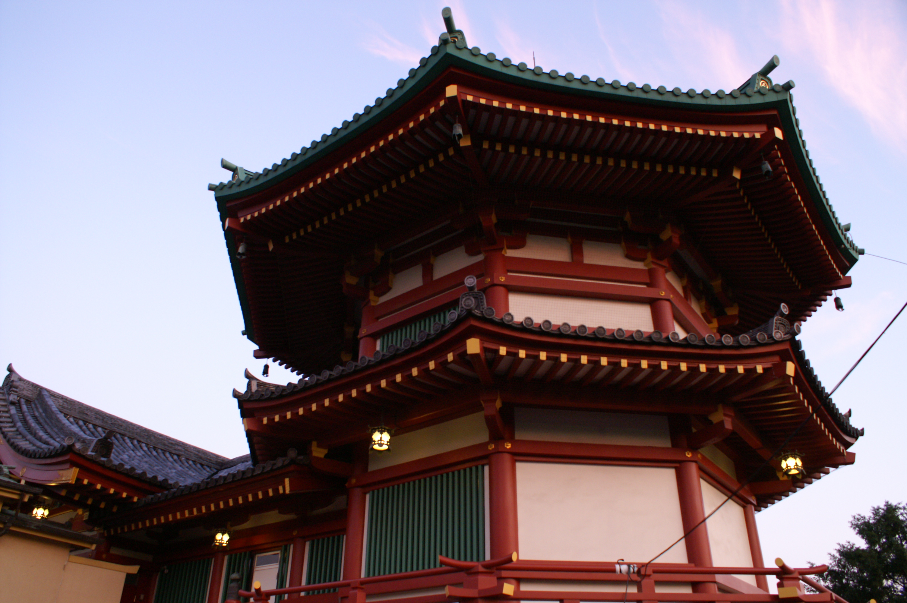 <b>撮影したJPEG画像。α-7 DIGITAL / AF DT ZOOM 18-70mm F3.5-5.6（D） / 約2.0MB / 3,008×2,000 / 1/20秒 / F4.5 / -1.0EV / ISO800 / WB:太陽光 / 18mm</b>