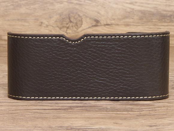 <b>ボディケース背面</b>