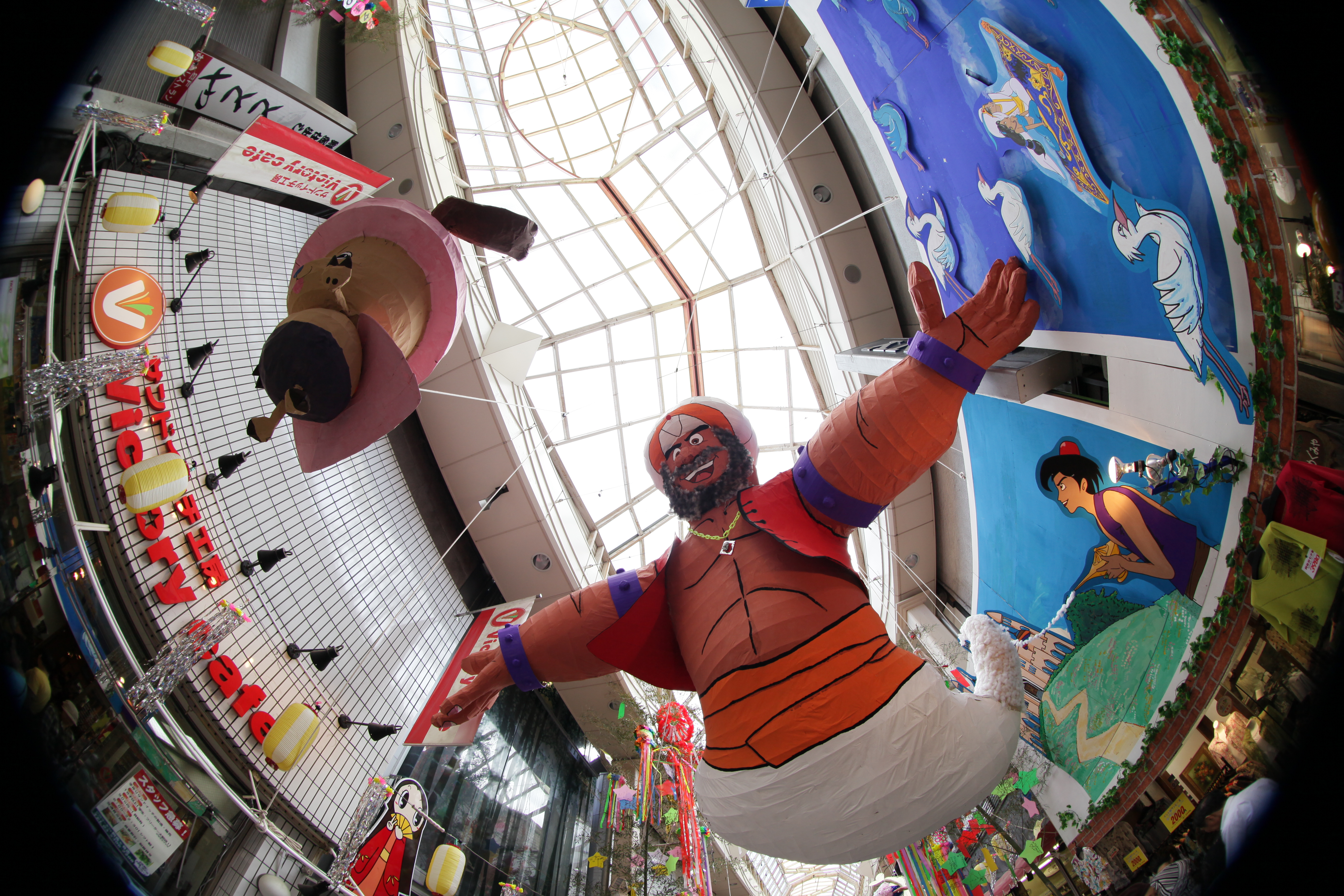 <b>EOS 5D Mark II / EF 8-15mm F4 L Fisheye USM / 約8.3MB / 5,616×3,744 / 1/80秒 / F5.6 / 0EV / ISO400 / マニュアル露出 / WB：5,000K / 12mm</b>