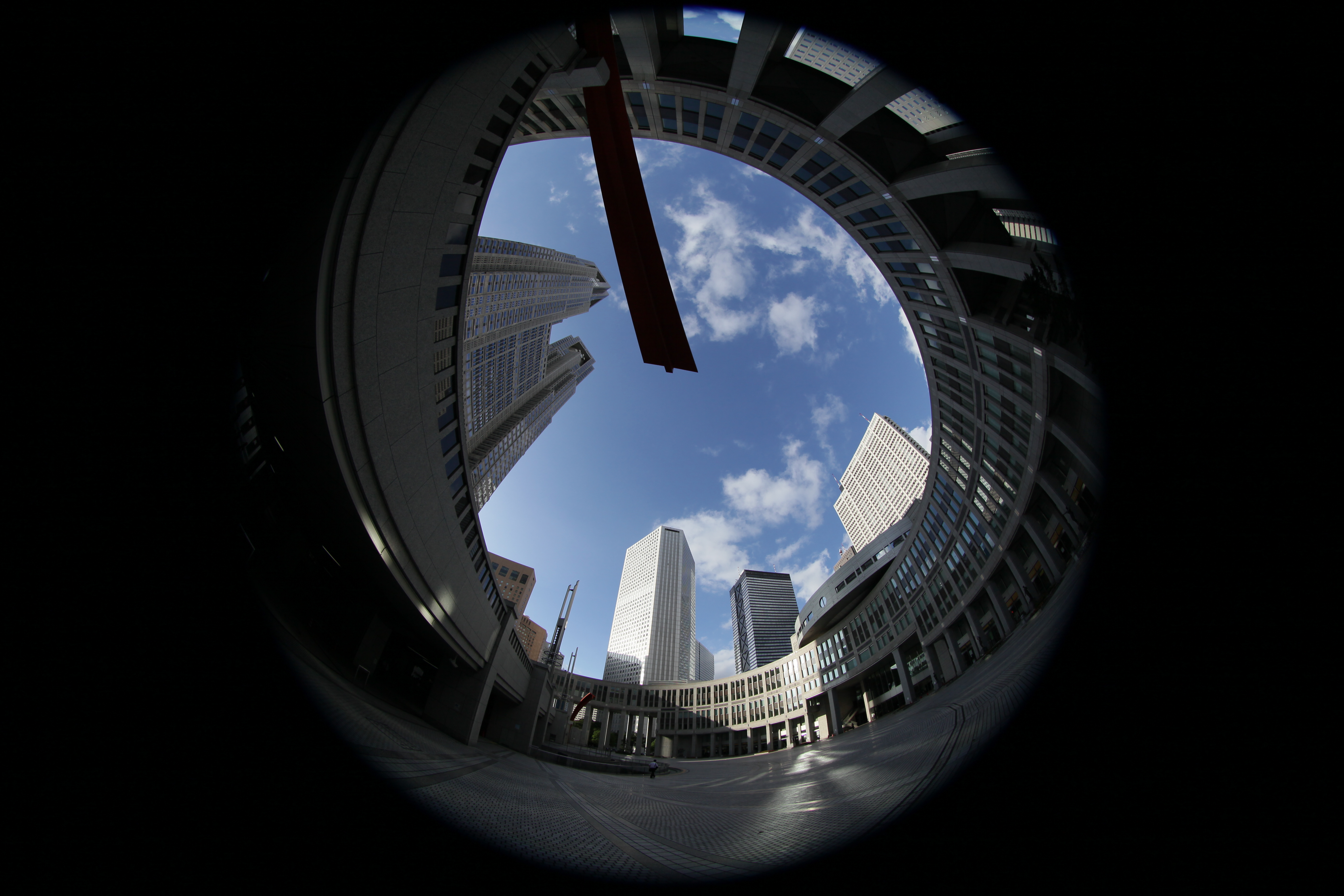 <b>EOS 5D Mark II / EF 8-15mm F4 L Fisheye USM / 約4.6MB / 5,616×3,744 / 1/800秒 / F5.6 / 0EV / ISO200 / マニュアル露出 / WB：5,000K / 8mm</b>