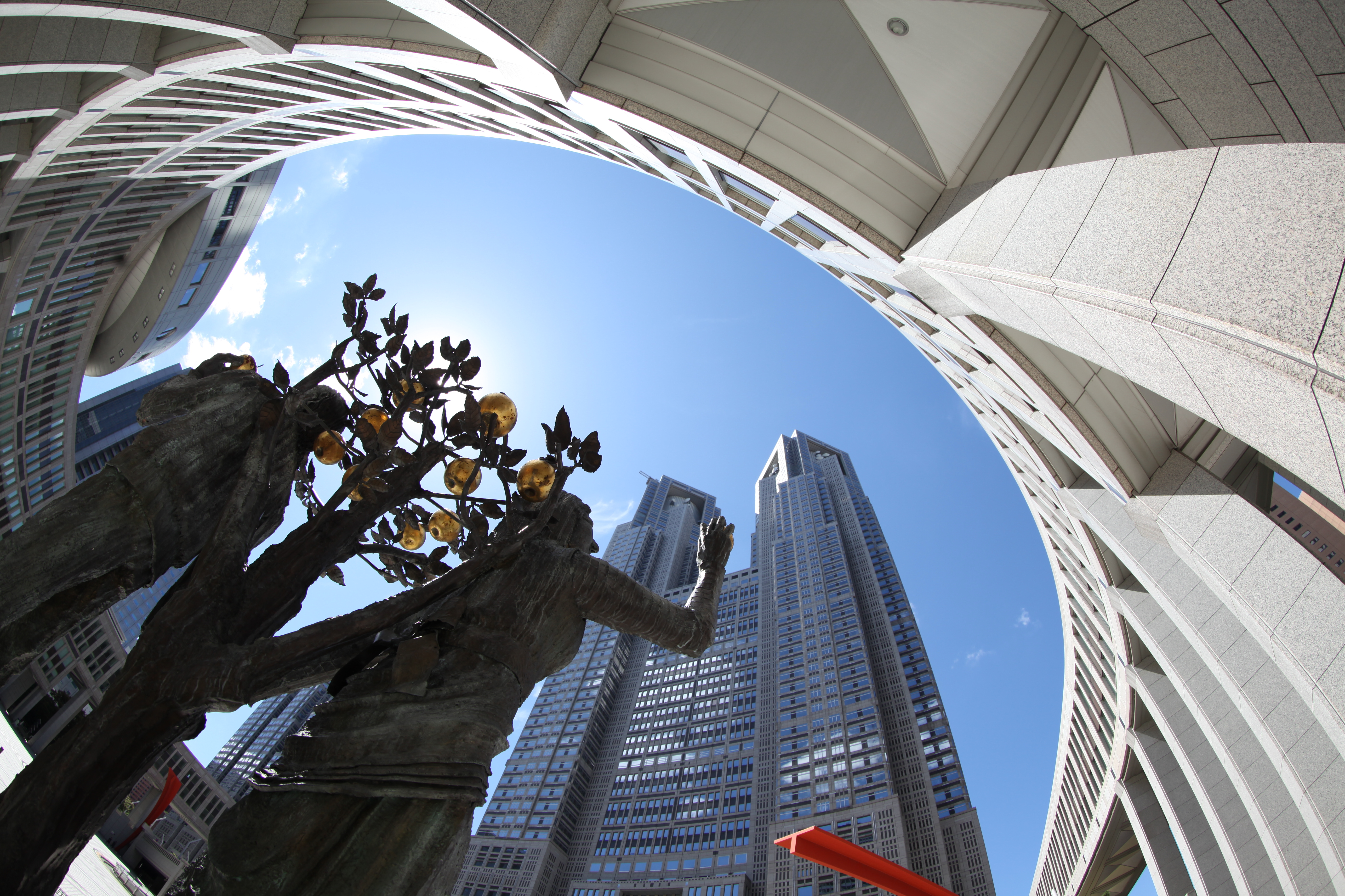 <b>EOS 5D Mark II / EF 8-15mm F4 L Fisheye USM / 約7.9MB / 5,616×3,744 / 1/400秒 / F5.6 / +0.3EV / ISO100 / 絞り優先AE / WB：オート / 15mm</b>