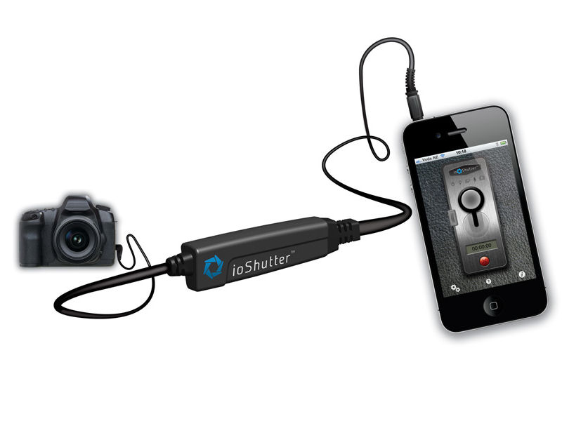 <b>ケーブルでカメラと接続したイメージ</b>