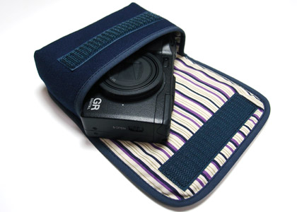 <b>GR DIGITAL IVケース（ネイビー・パープルストライプ）</b>