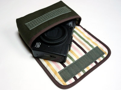 <b>GR DIGITAL IVケース（カーキ・マルチストライプ）</b>