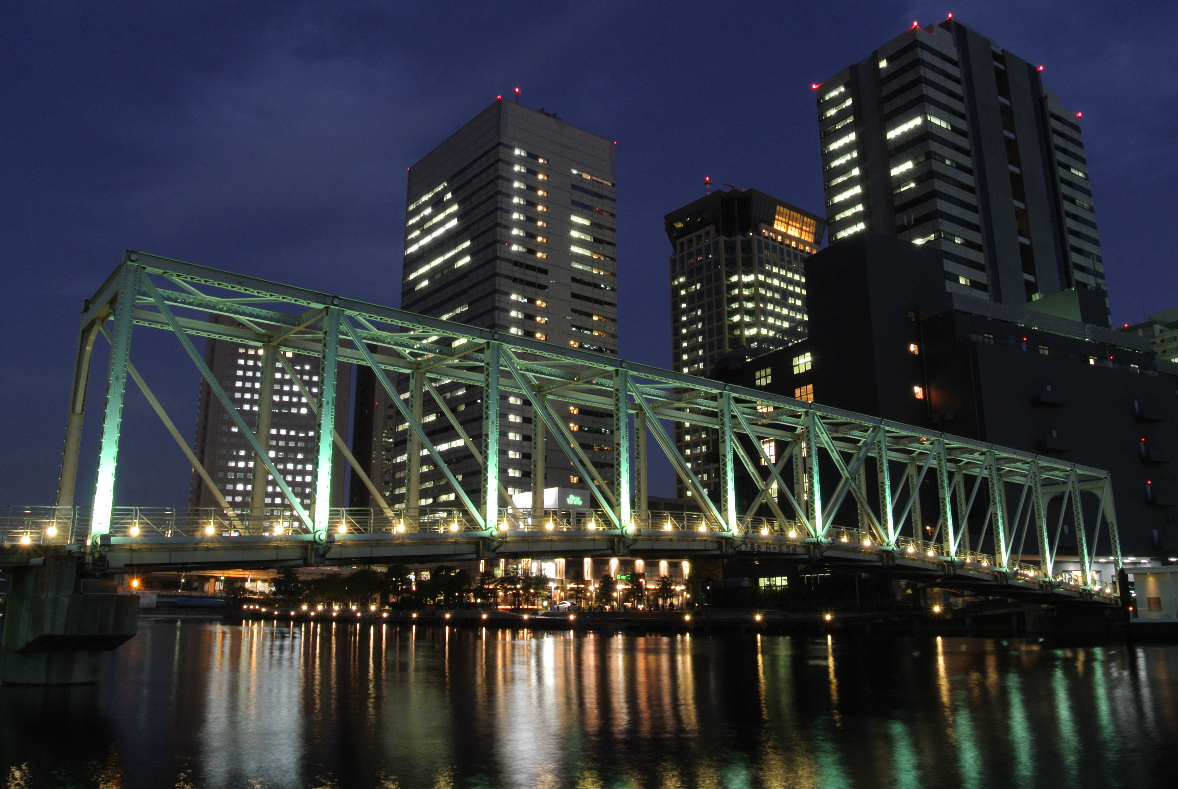 <b>ノイズリダクション:オフ / ISO200 / Nikon 1 J1 / 1 NIKKOR VR 10-30mm F3.5-5.6 / 約5.9MB / 3,872×2,592 / 6秒 / F11 / 0.0EV / WB:オート / 10mm</b>