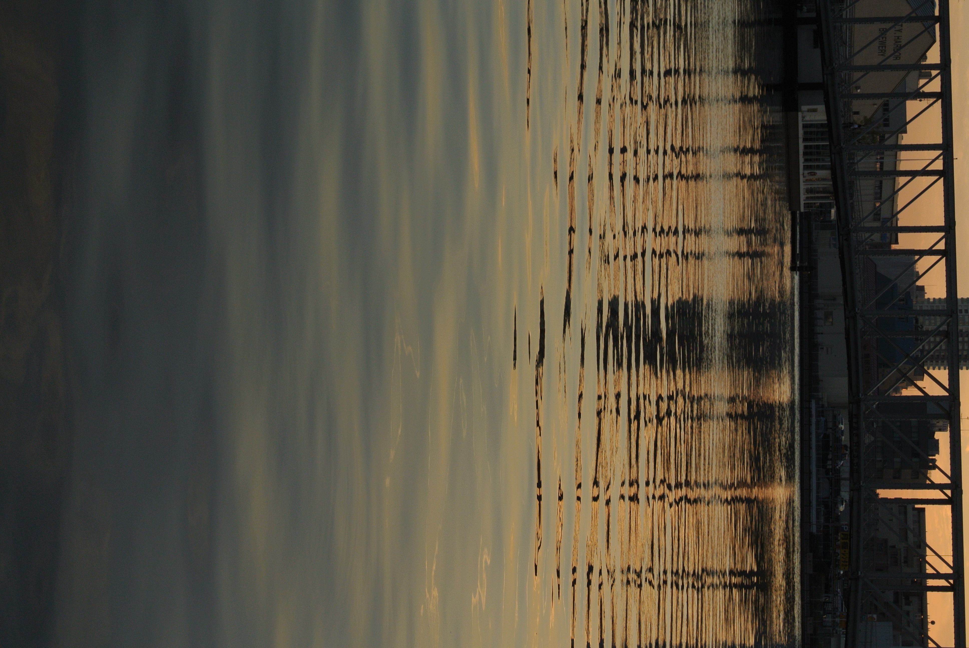 <b>Nikon 1 J1 / 1 NIKKOR VR 10-30mm F3.5-5.6 / 約5.8MB / 2,592×3,872 / 1/400秒 / F5.6 / -1.3EV / ISO200 / WB:晴天 / 30mm</b>