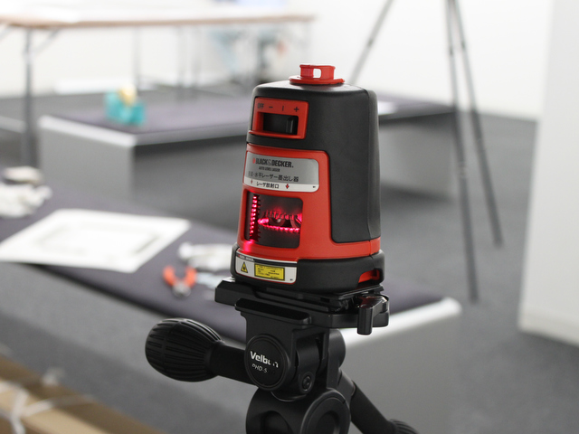 <b>垂直･水平レーザー墨だし器本体</b>