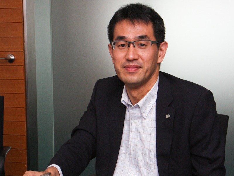 <b>吉開俊二氏（商品企画を担当）。「おかげさまで発表してからは、ポジティブな反響を頂いています。この反響が確信的なものになるよう引き続き新たな情報を提供していきたいと思います」</b>