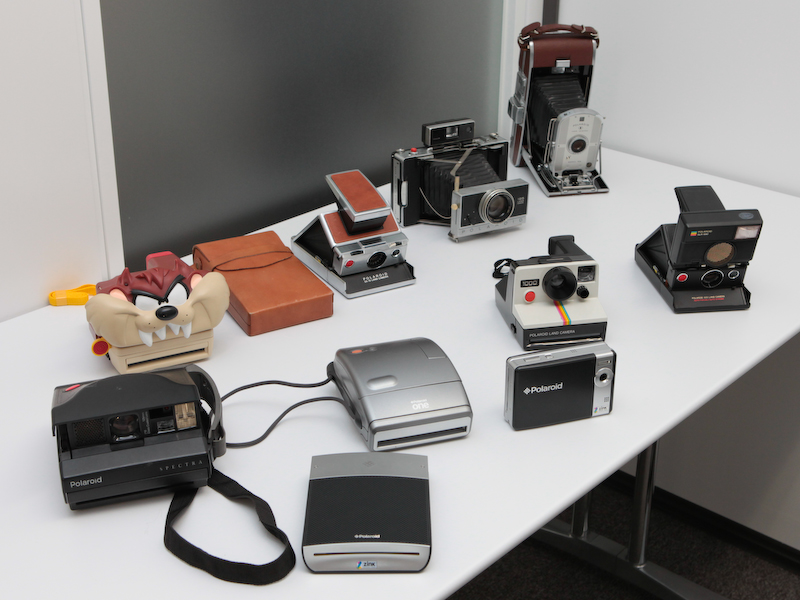 <b>会場では歴代のポラロイドカメラも展示した</b>