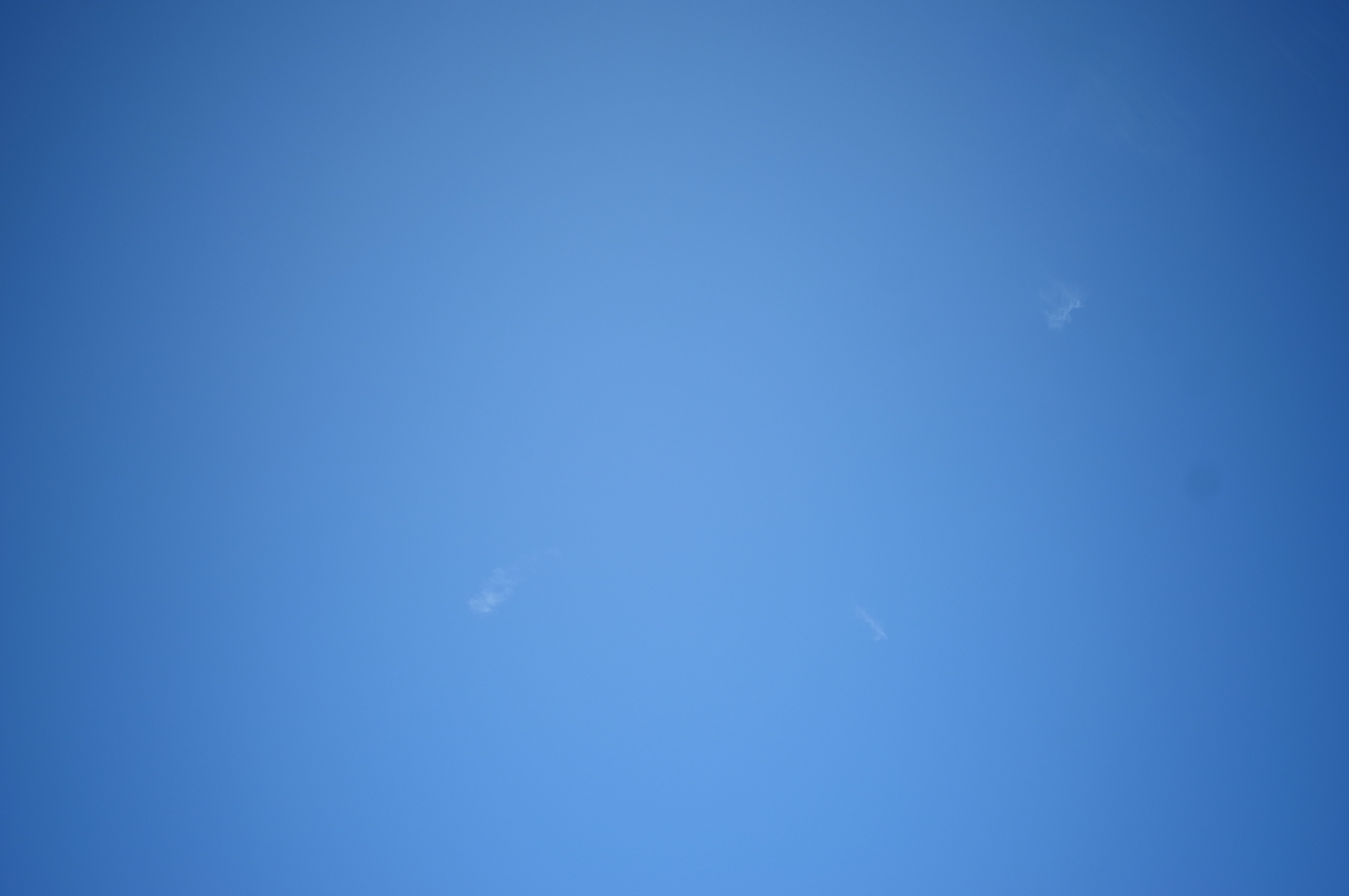 <b>周辺光量補正:-2 / GXR MOUNT A12 / SUPER WIDE-HELIAR 15mm F4.5 / 約3.7MB / 4,288×2,848 / 1/1,150秒 / F4.5 / 0.0EV / ISO200 / WB:屋外</b>