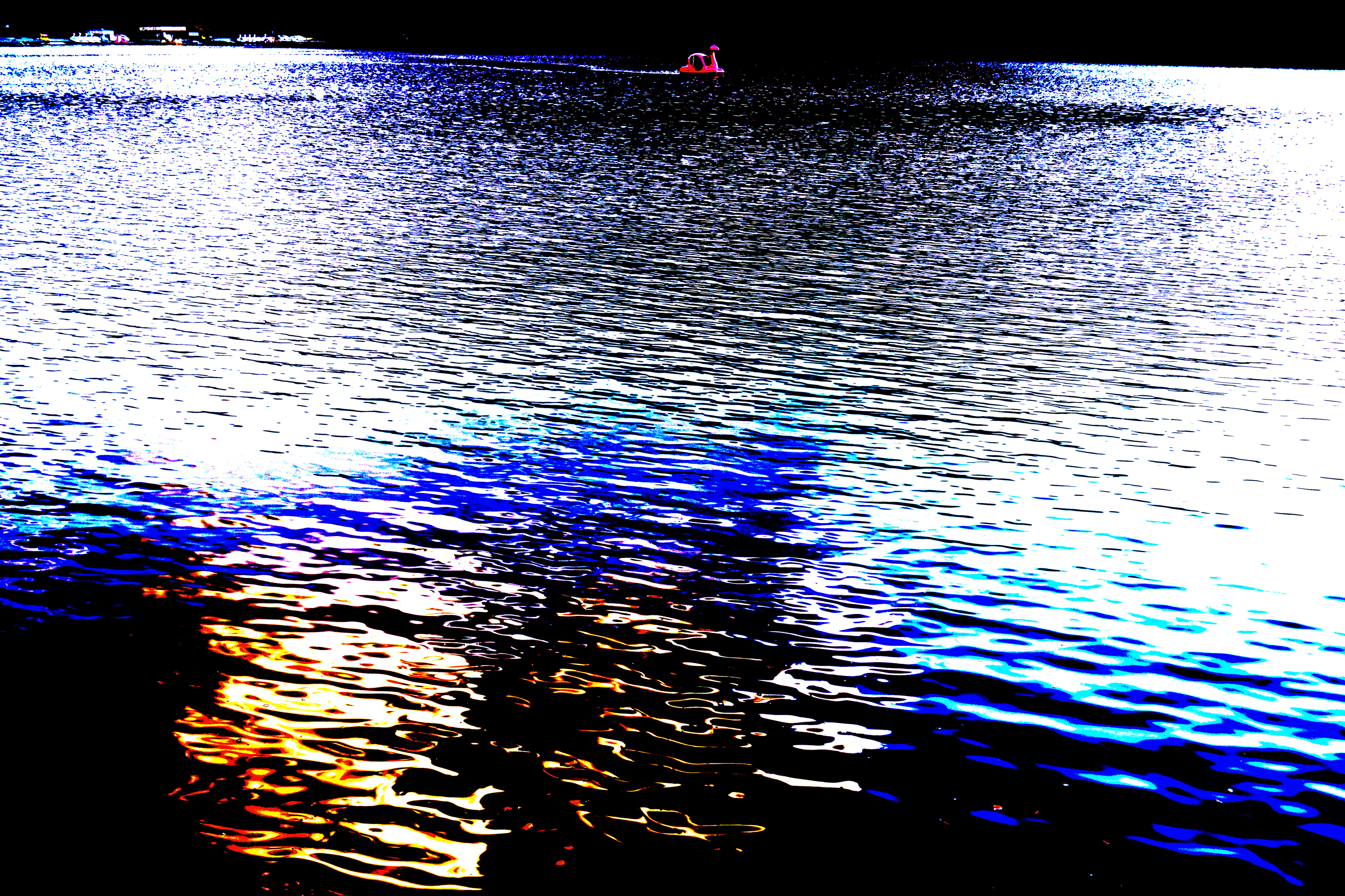 <b>α65 / DT 18-55mm F3.5-5.6 SAM / 約11.4MB / 6,000×4,000 / 1/100秒 / F5 / 0EV / ISO100 / 22mm / ポスタリゼーション：カラー</b>