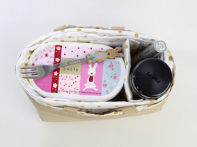 <b>ランチボックスなどの収納例</b>