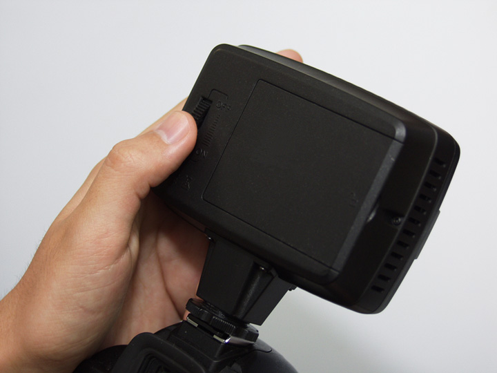 <b>明るさは無段階調節可能</b>