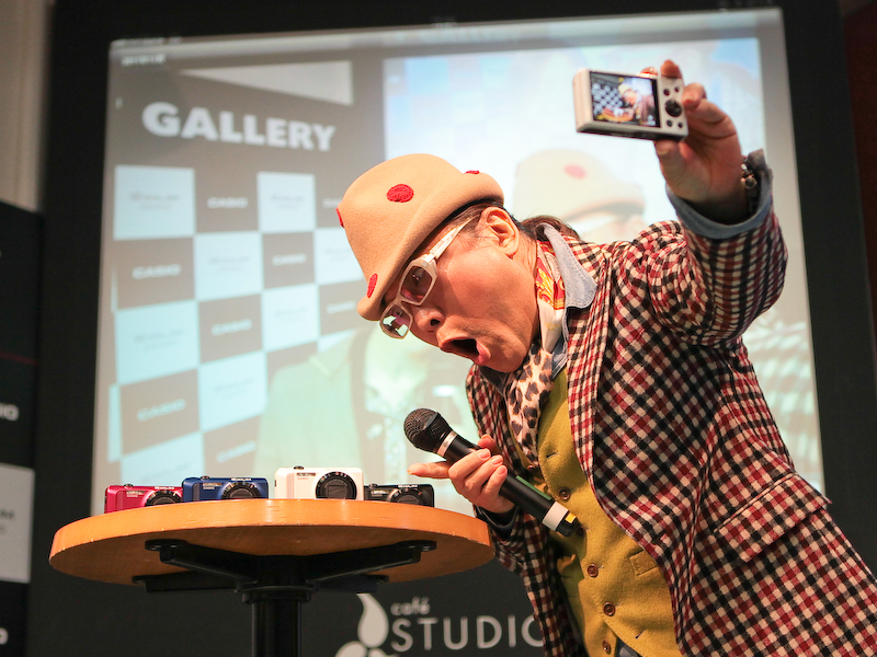 <b>「カメラに驚いたときにはこうして撮るんだ!」（小西氏）</b>