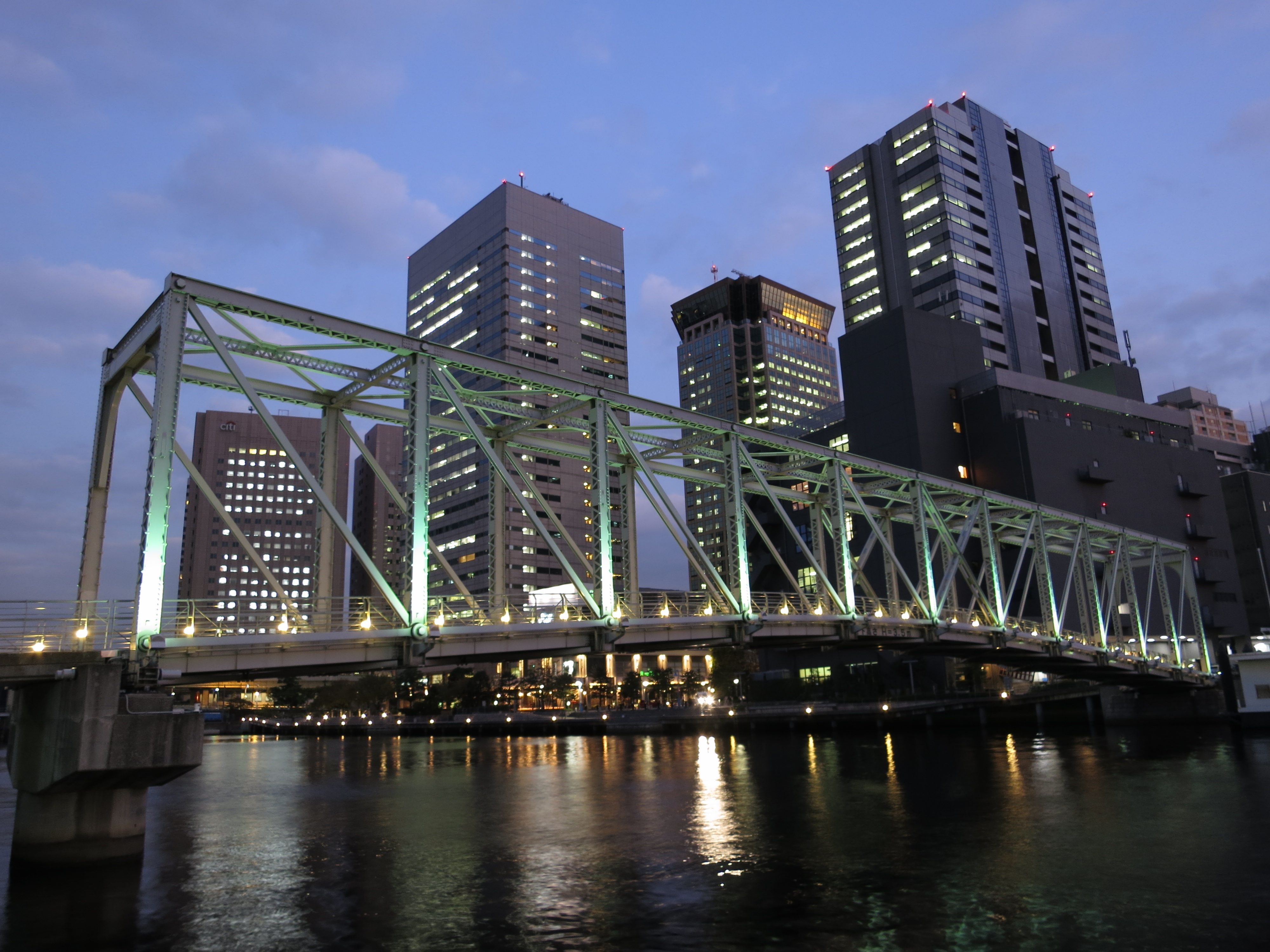 <b>ノイズリダクション:標準 / ISO80 / PowerShot S100 / 約2.4MB / 4,000×3,000 / 1.0秒 / F2.8 / 0.0EV / WB:オート / 5.2mm</b>