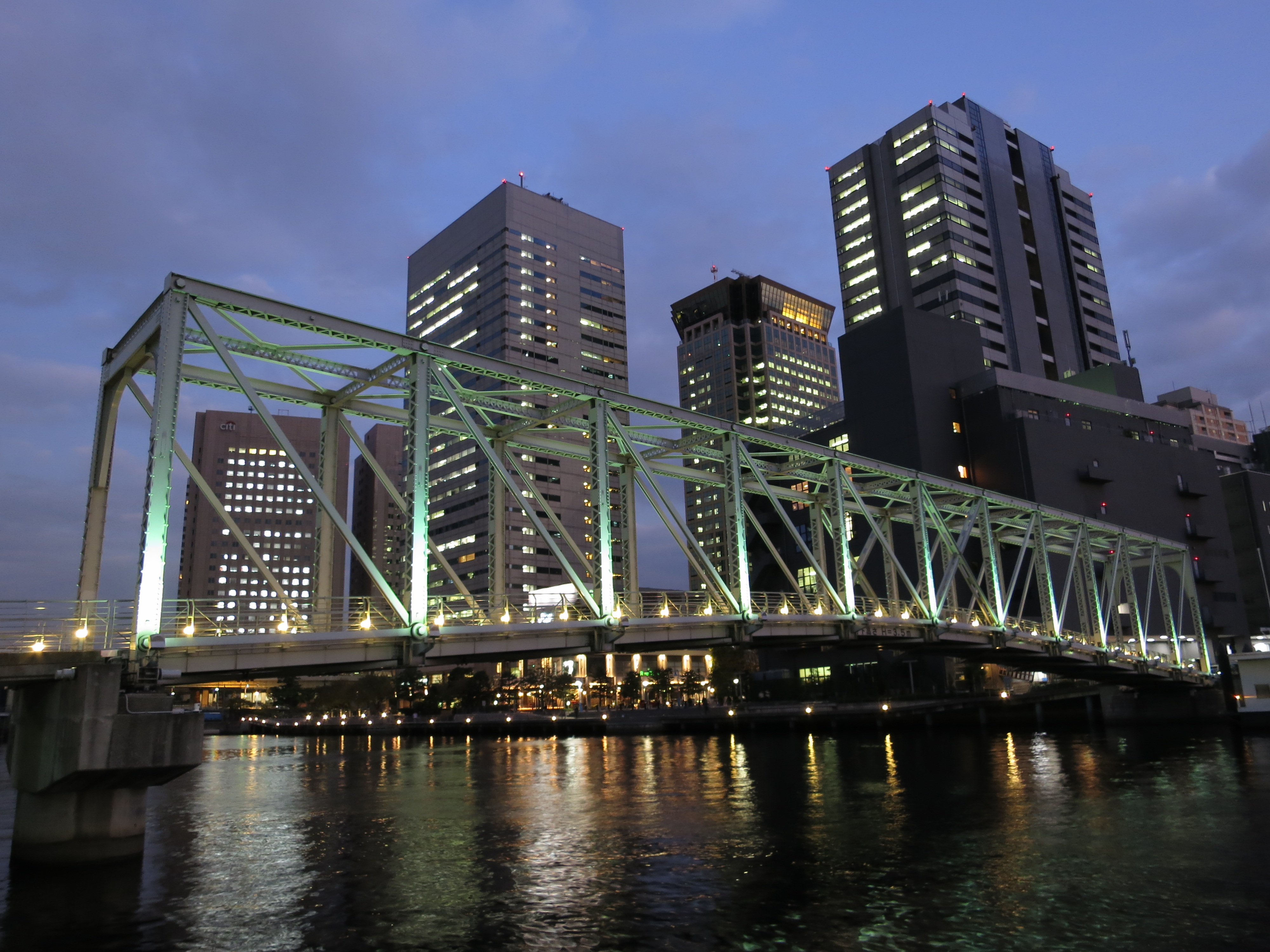 <b>ノイズリダクション:強 / ISO200 / PowerShot S100 / 約2.5MB / 4,000×3,000 / 1/2.5秒 / F2.8 / 0.0EV / WB:オート / 5.2mm</b>