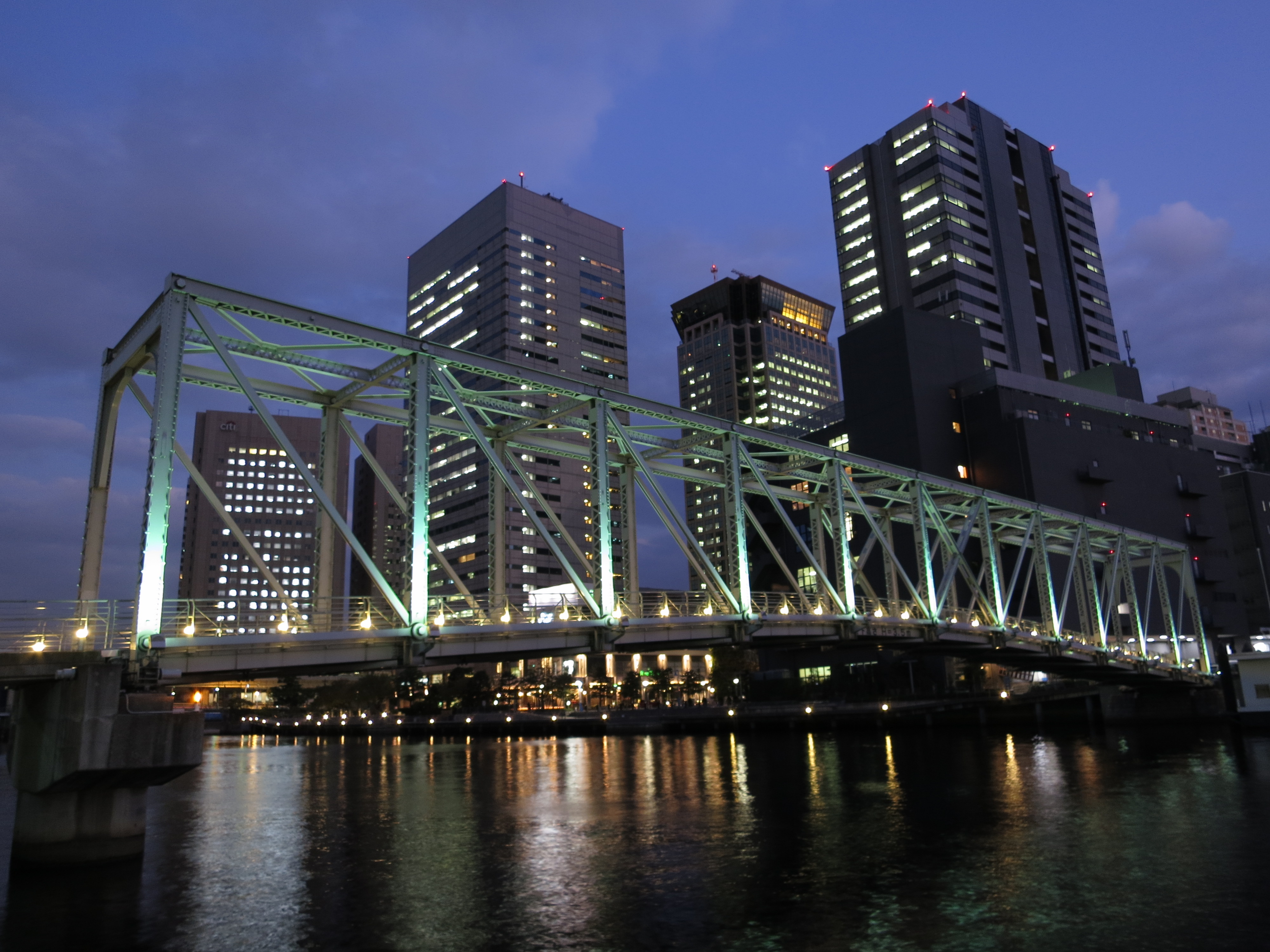 <b>ノイズリダクション:弱 / ISO100 / PowerShot S100 / 約2.5MB / 4,000×3,000 / 1.0秒 / F2.8 / 0.0EV / ISO100 / WB:オート / 5.2mm</b>