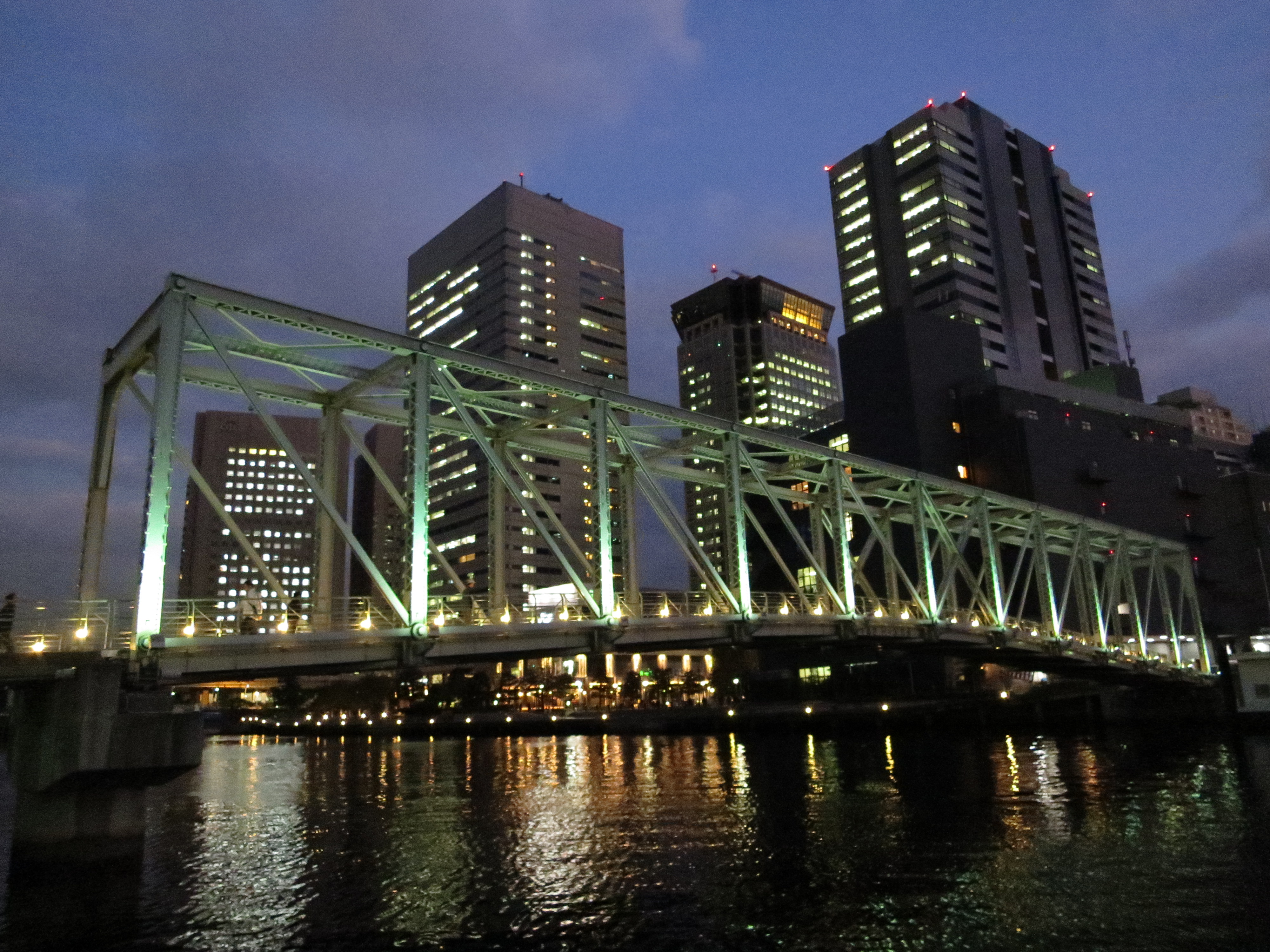 <b>ノイズリダクション:弱 / ISO3200 / PowerShot S100 / 約3.6MB / 4,000×3,000 / 1/30秒 / F2.8 / 0.0EV / ISO3200 / WB:オート / 5.2mm</b>