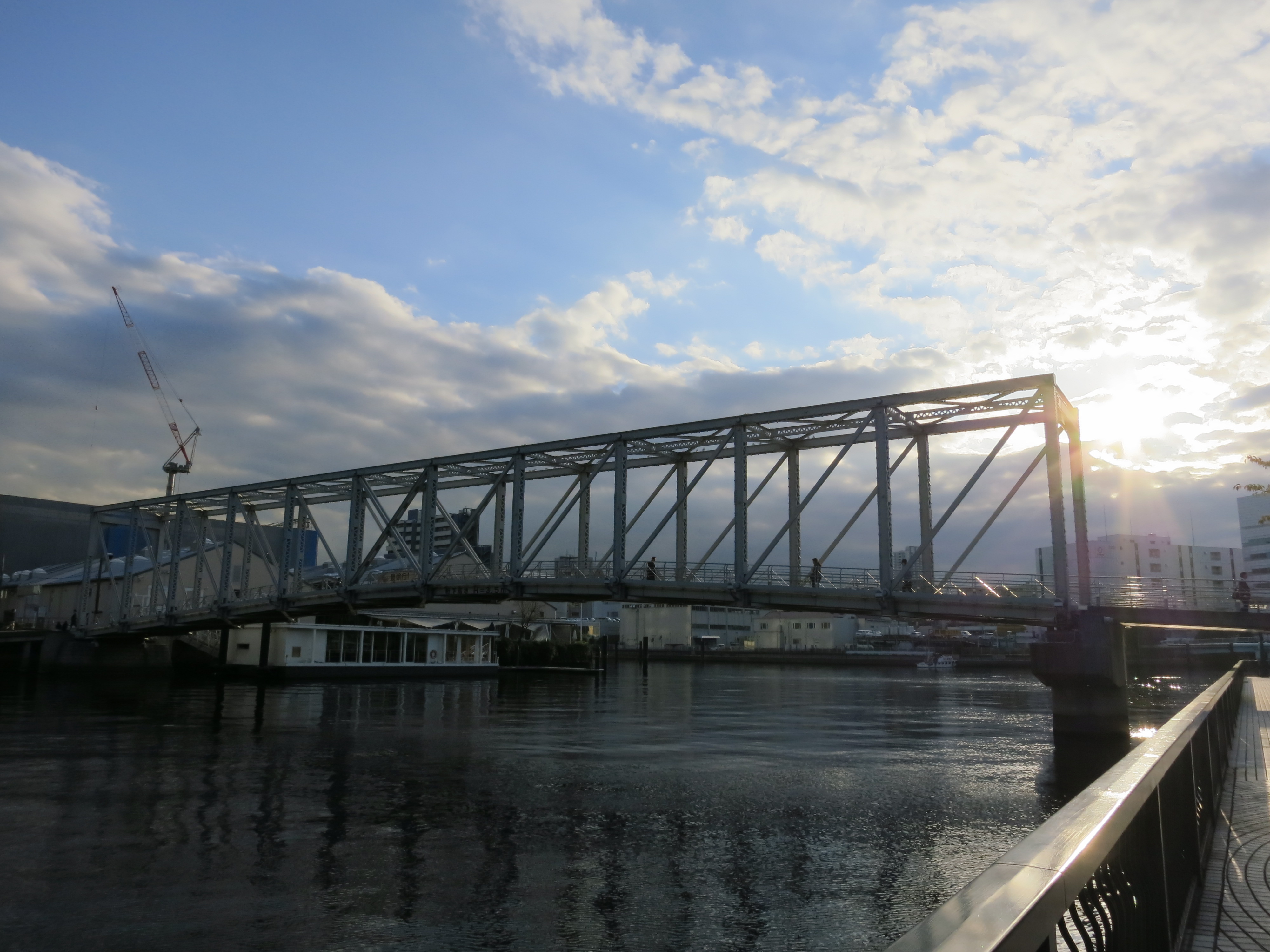 <b>Dレンジ:400 / PowerShot S100 / 約2.1MB / 4,000×3,000 / 1/1,250秒 / F5 / 0.0EV / ISO320 / WB:オート / 5.2mm</b>