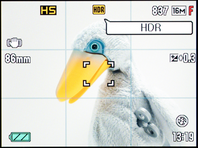 <b>「HDR」は5コマ連写した中の3コマを合成する仕様。このモードは静止画オンリーなので動画用のマスクは表示されない</b>