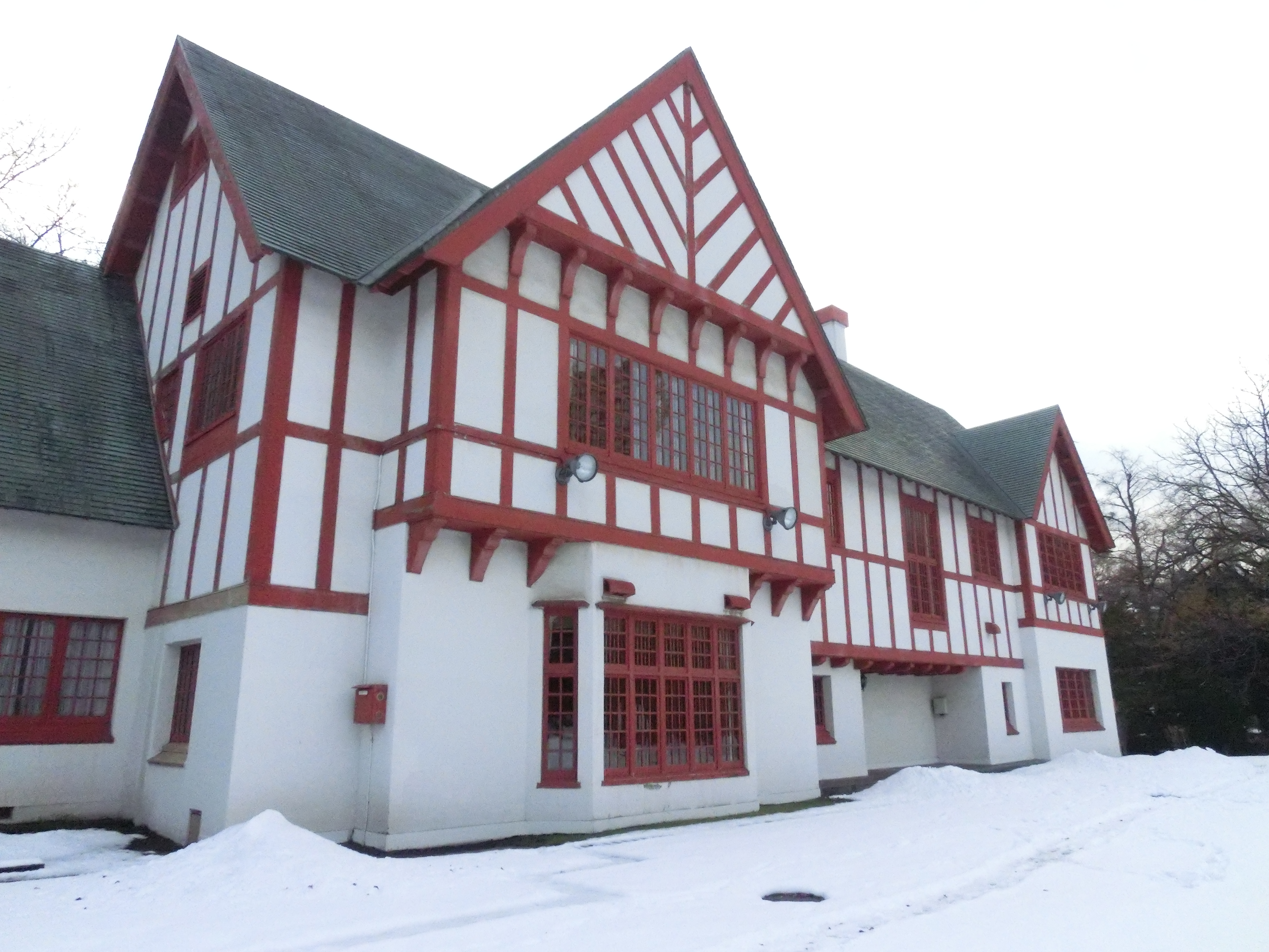 <b>ISO1600 / EXILIM EX-ZR200 / 4,608×3,456 / 1/1000秒 / F7.9 / 1.3EV / WB:太陽光 / 4.24mm（24mm相当）</b>