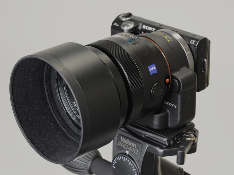 <b>Planar T* 85mm F1.4 ZA装着例</b>