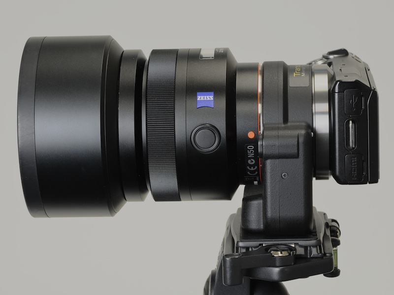 <b>Planar T* 85mm F1.4 ZA装着例</b>