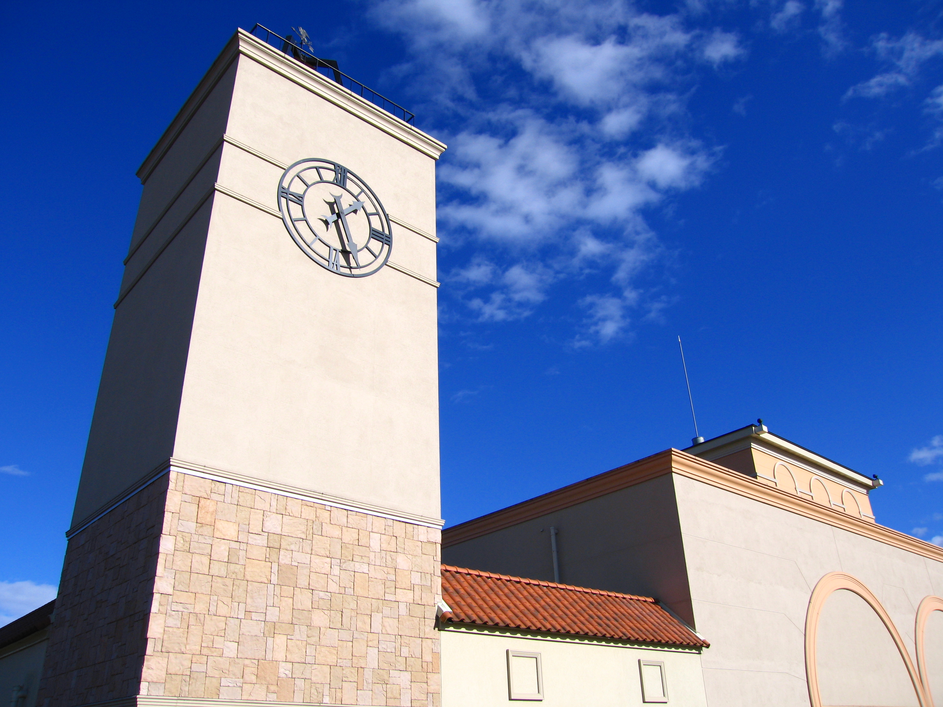 <b>PowerShot S70 / 約2.6MB / 3,072×2,304 / 1/1,000秒 / F4.5 / +0.3EV / ISO50 / WB:オート / 5.8mm</b>