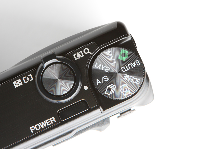 <b>絞り優先モード/シャッタースピード優先モードでの撮影が可能となった。絞り優先モードは、「開放」と「最小絞り」の2つから選択を行なうシンプルなものだが、実用を考えたら十分</b>