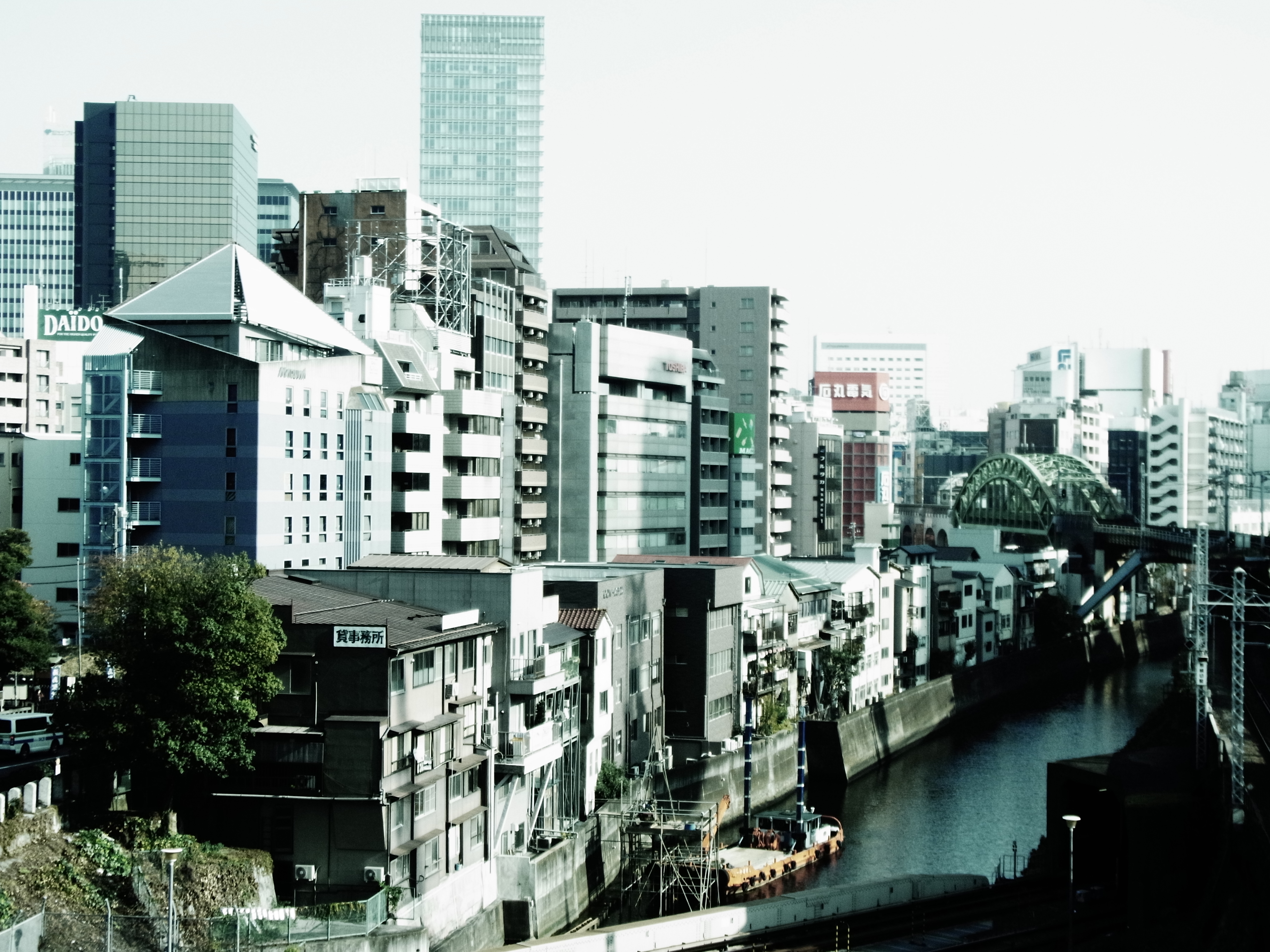 <b>クリエイティブ撮影モード:ブリーチバイパス / CX6 / 約3.7MB / 3,648×2,736 / 1/710秒 / F4.5 / 0.0EV / ISO100 / WB:オート / 10.5mm</b>