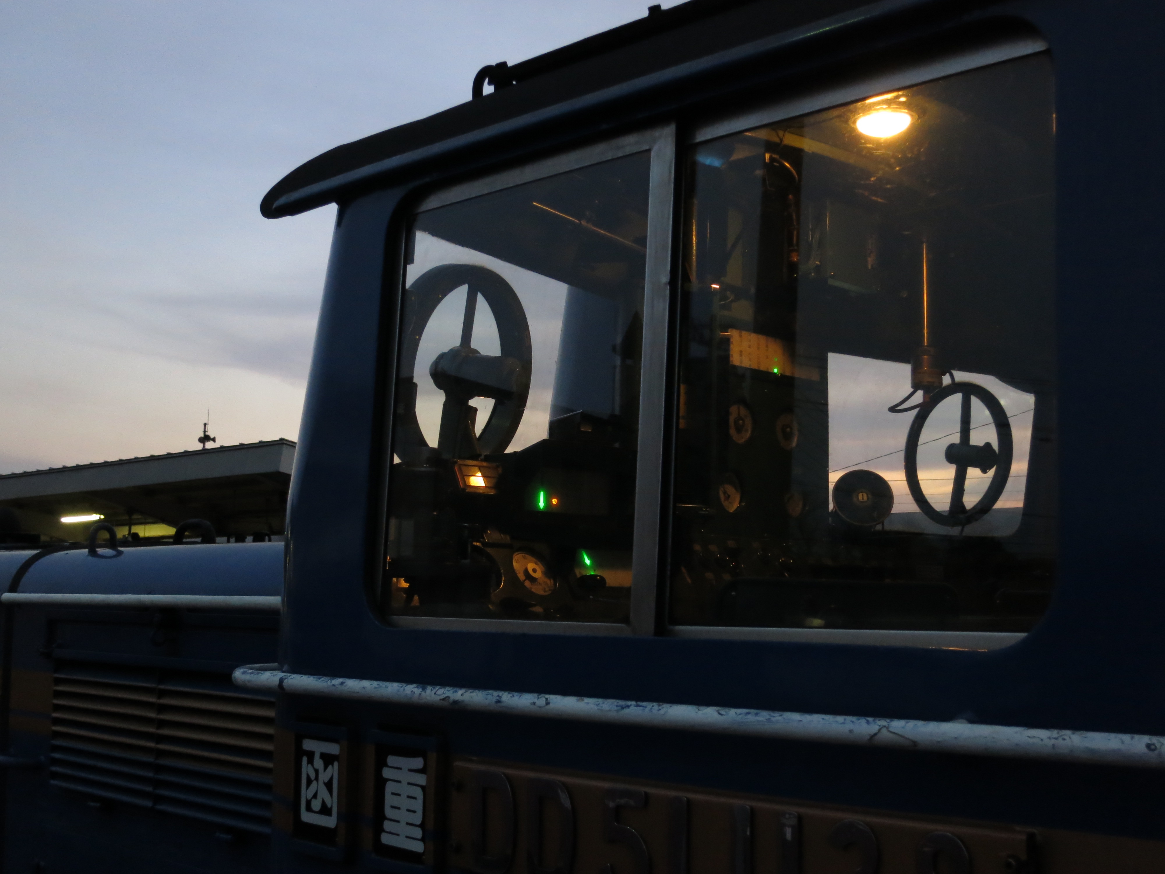 <b>PowerShot S100 / 約1.6MB / 4,000×3,000 / 1/40秒 / F3.5 / -2EV / ISO800 / 9.1mm</b>