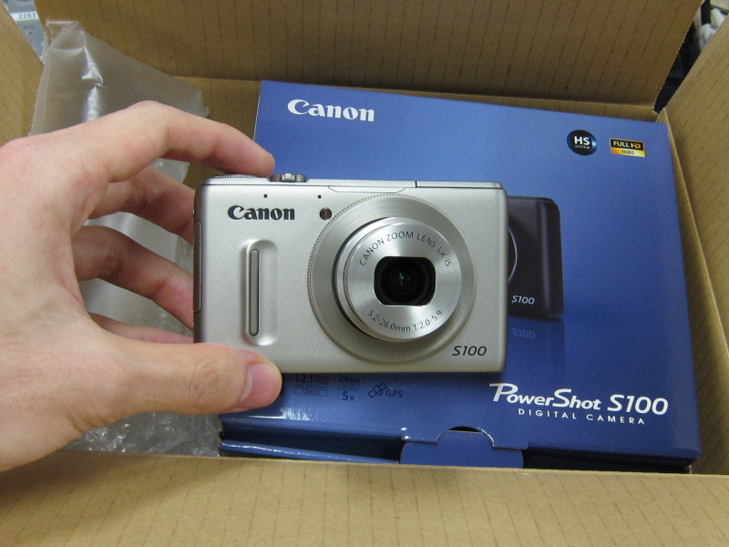 <b>発売日に届いたPowerShot S100</b>