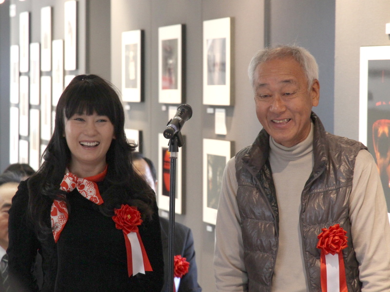 <b>鉄道写真家の広田尚敬氏（右）とフォトライターの矢野直美氏（左）</b>