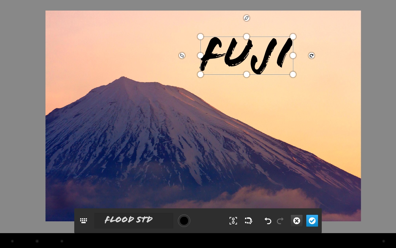 <b>テキストの追加も可能</b>