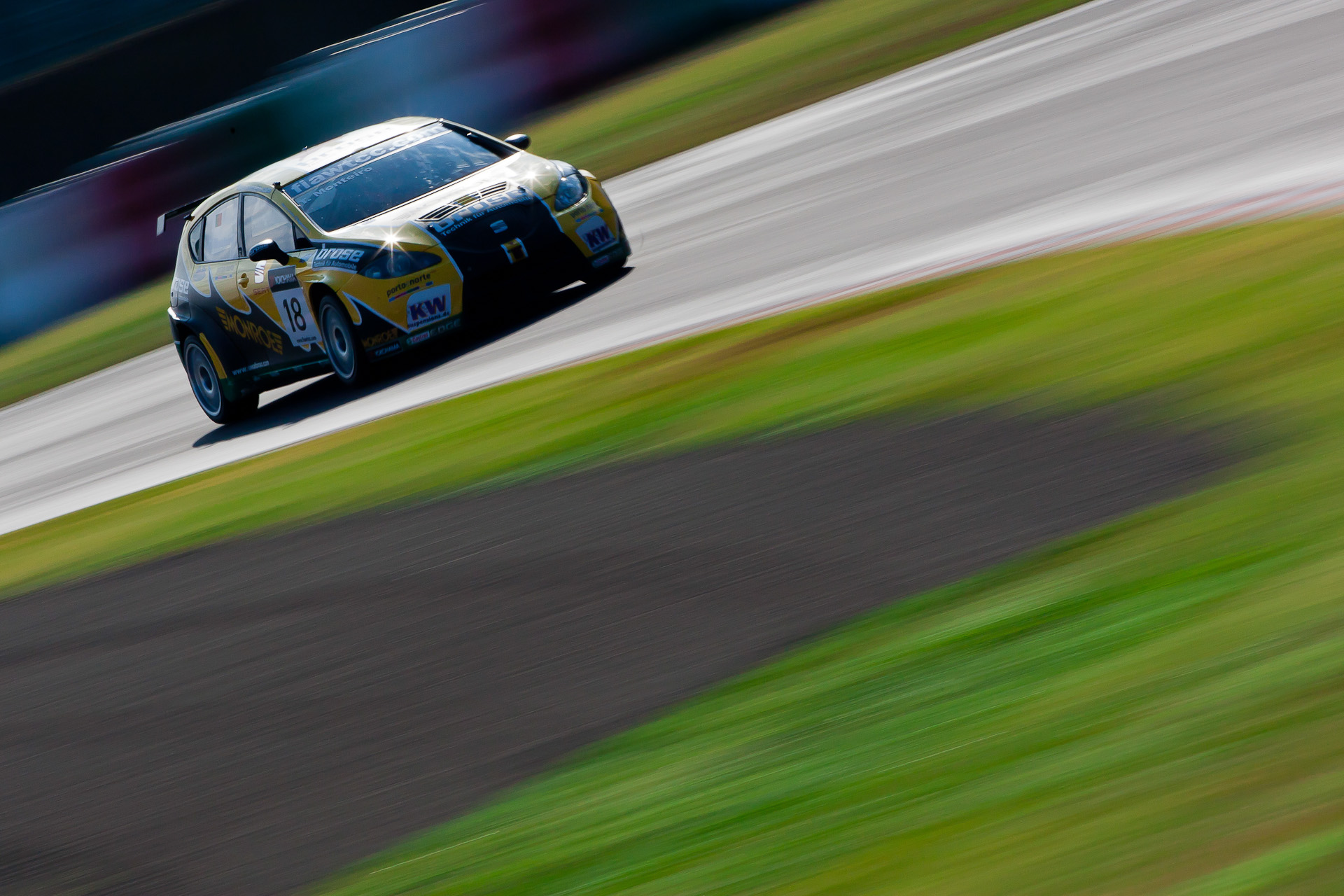 <b>Canon EOS-1D Mark III / 500mm / 1/15秒 / F20</b>