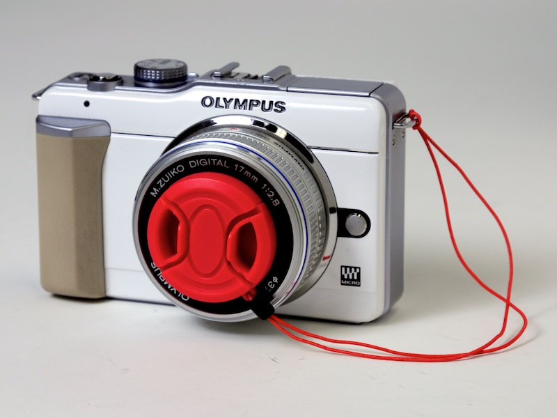 <b>装着例。カメラはOLYMPUS PEN Lite E-PL1。レンズは37mm径のM.ZUIKO DIGITAL 17mm F2.8</b>